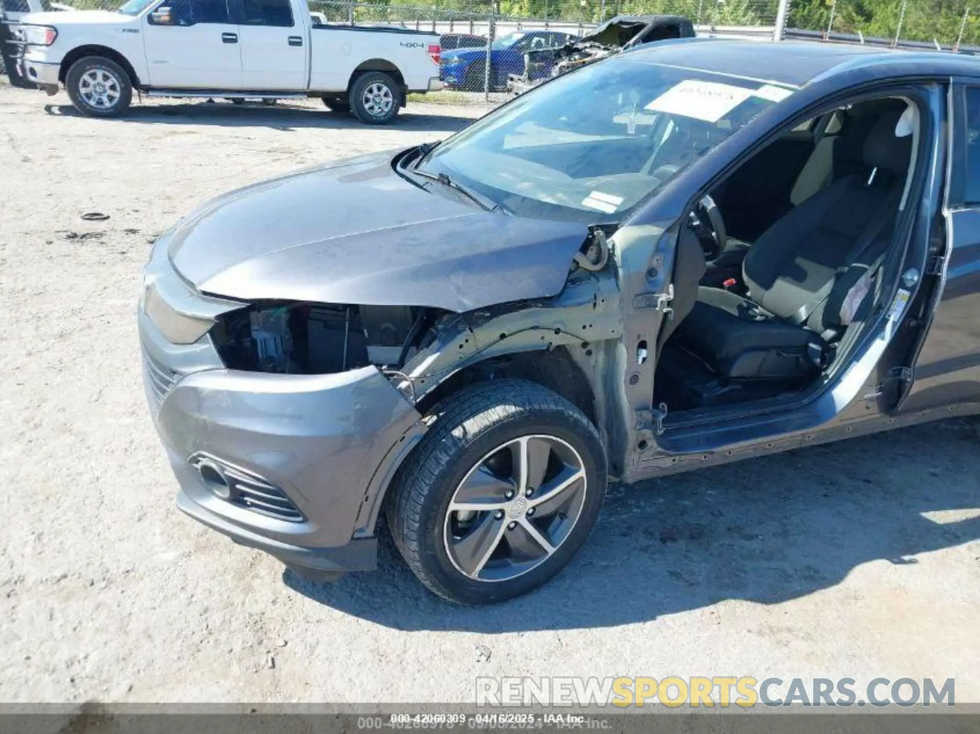 6 Photograph of a damaged car 3CZRU6H56MM742690 HONDA HR-V 2021