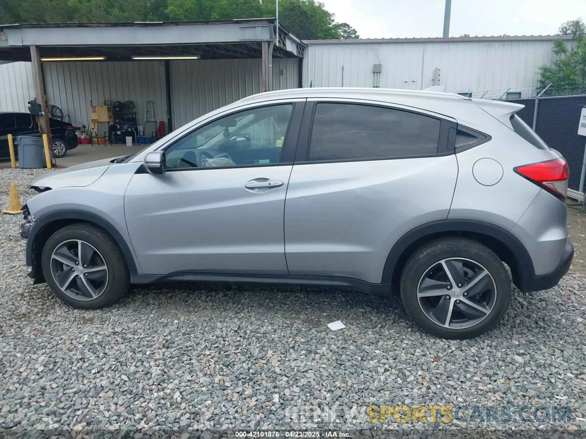 15 Photograph of a damaged car 3CZRU6H57MM702344 HONDA HR-V 2021