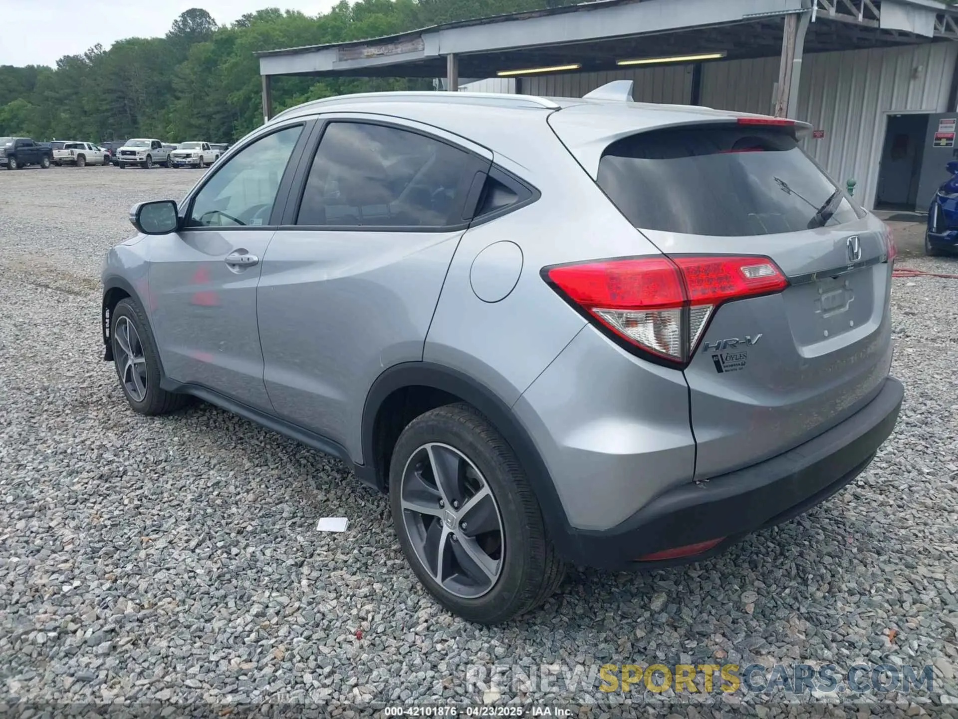 3 Photograph of a damaged car 3CZRU6H57MM702344 HONDA HR-V 2021