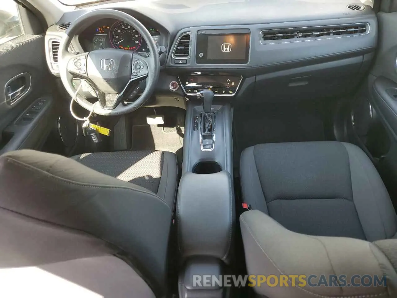 8 Photograph of a damaged car 3CZRU6H57MM719029 HONDA HR-V 2021