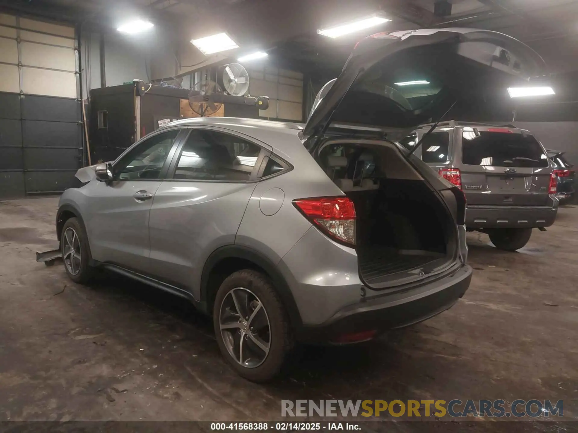 3 Photograph of a damaged car 3CZRU6H57MM750779 HONDA HR-V 2021