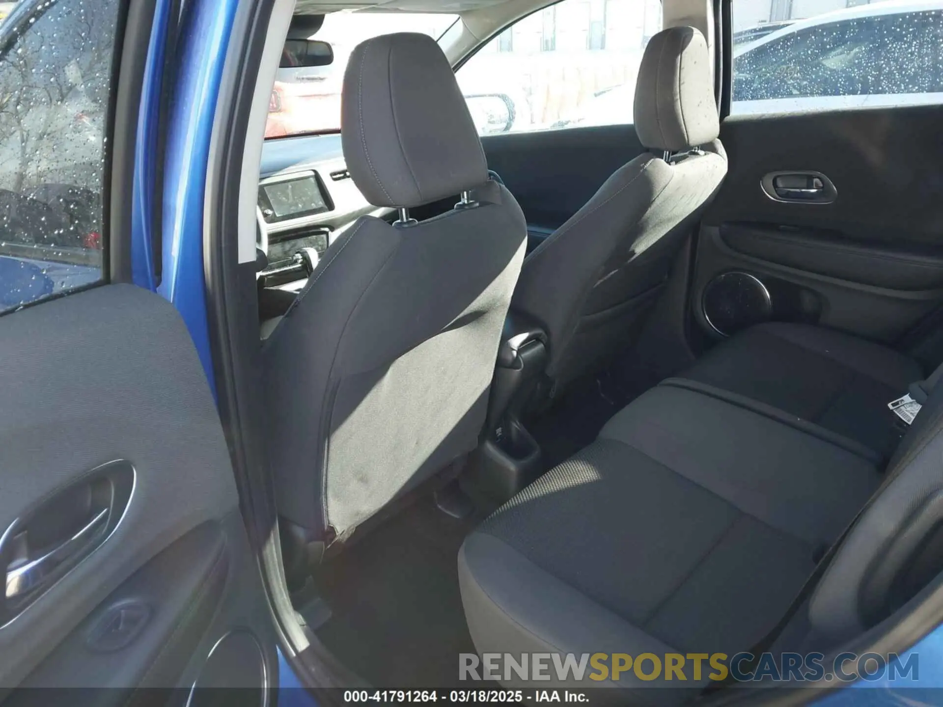 8 Photograph of a damaged car 3CZRU6H57MM752225 HONDA HR-V 2021