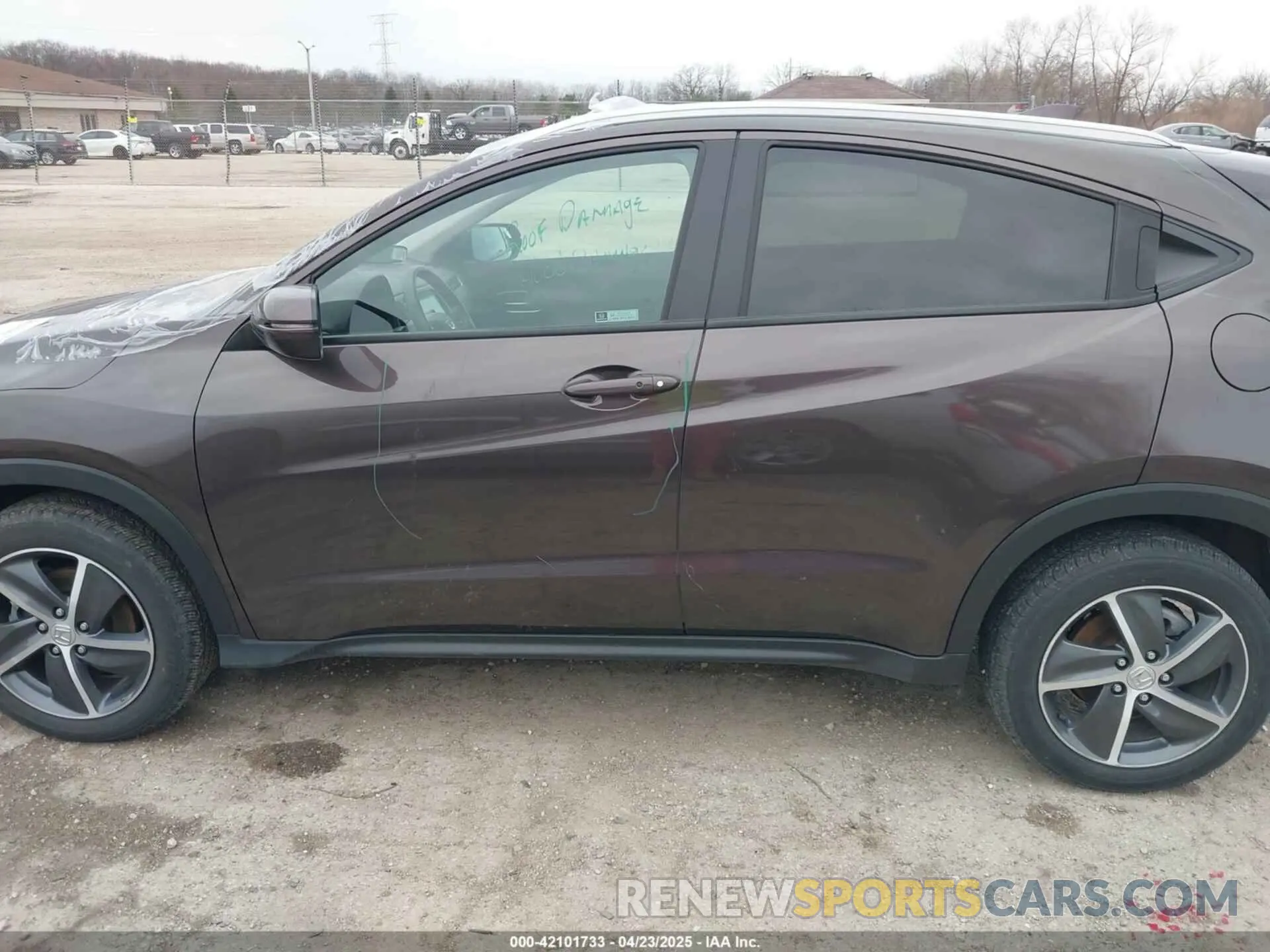14 Photograph of a damaged car 3CZRU6H58MM720819 HONDA HR-V 2021
