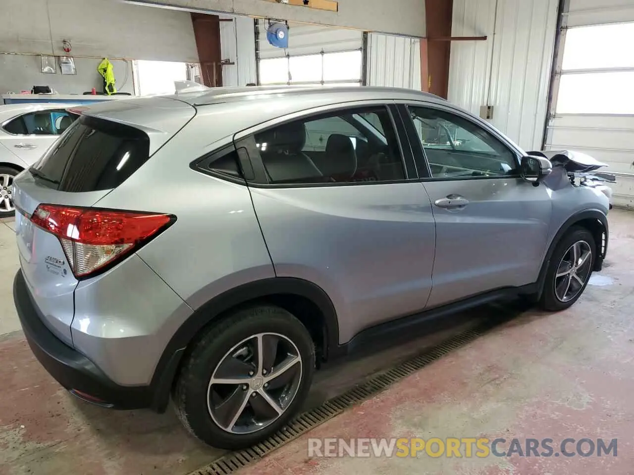 3 Photograph of a damaged car 3CZRU6H58MM723218 HONDA HR-V 2021