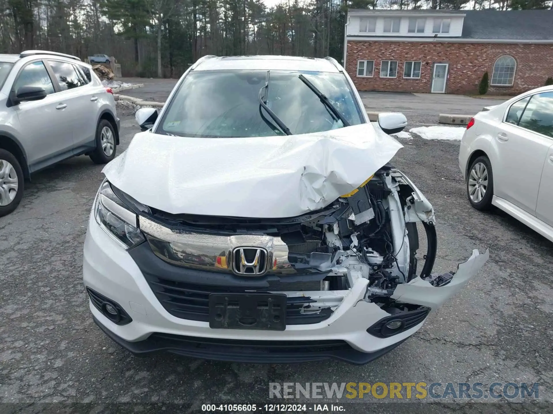 12 Photograph of a damaged car 3CZRU6H58MM743050 HONDA HR-V 2021