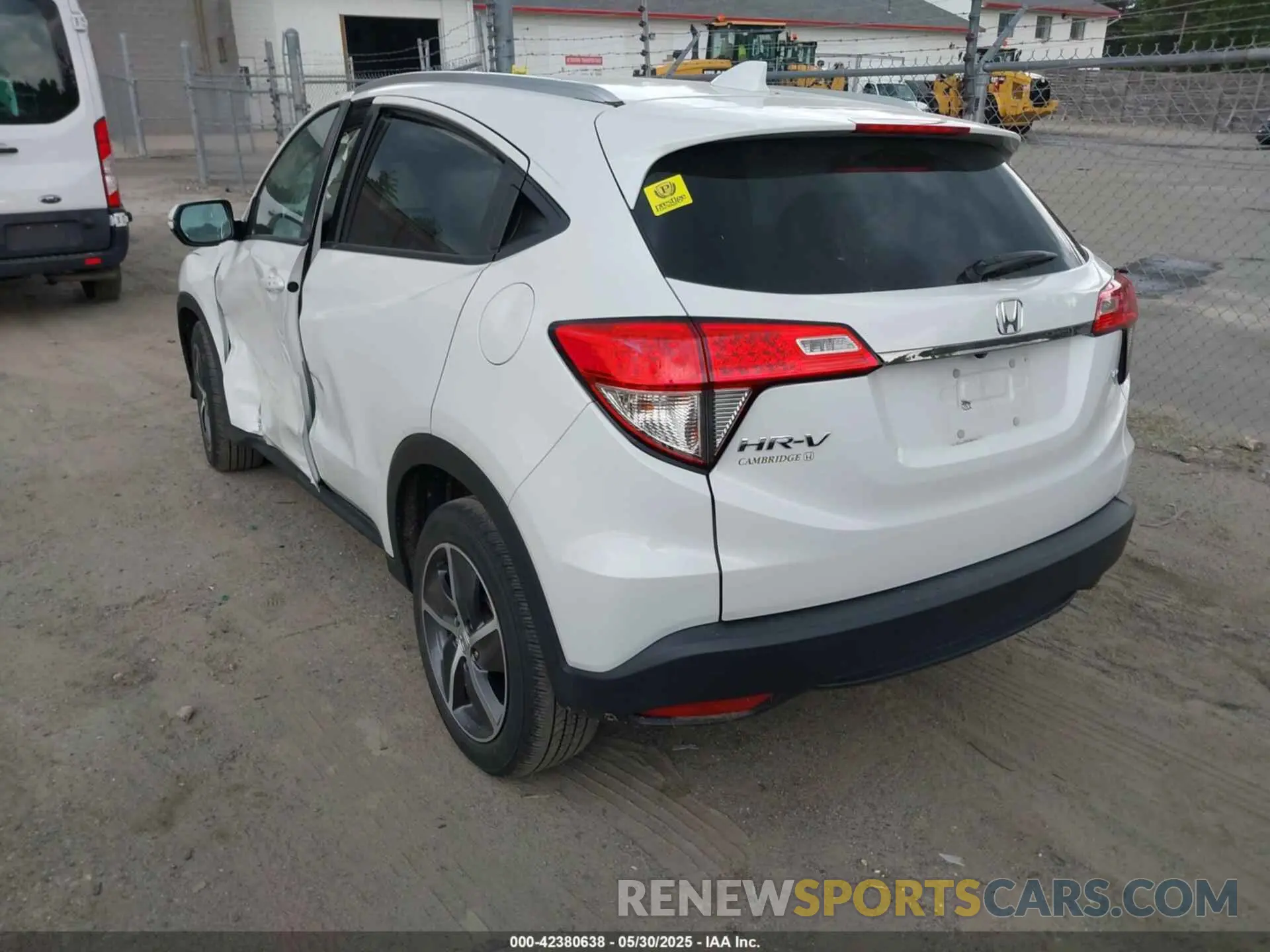 3 Photograph of a damaged car 3CZRU6H58MM753643 HONDA HR-V 2021