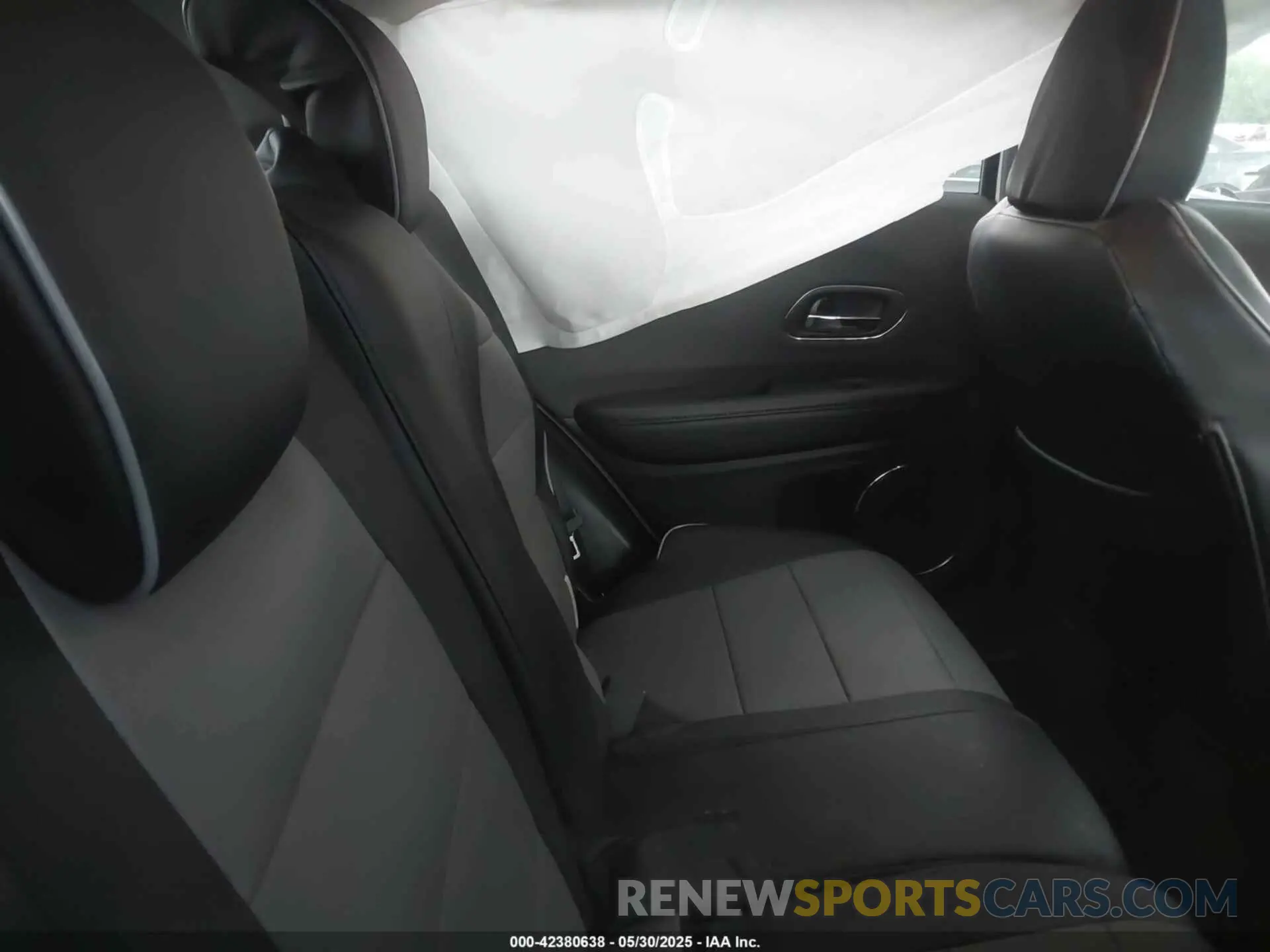 8 Photograph of a damaged car 3CZRU6H58MM753643 HONDA HR-V 2021
