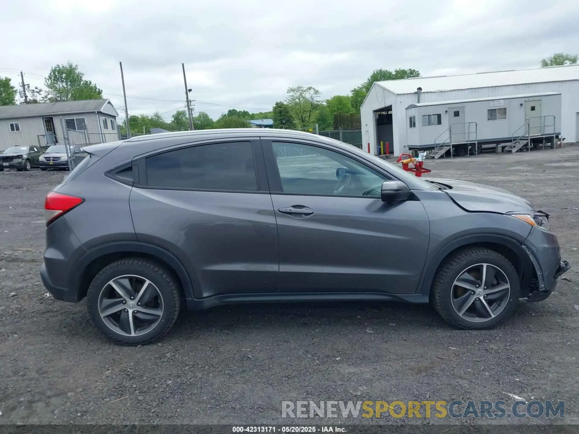 13 Photograph of a damaged car 3CZRU6H5XMM700605 HONDA HR-V 2021