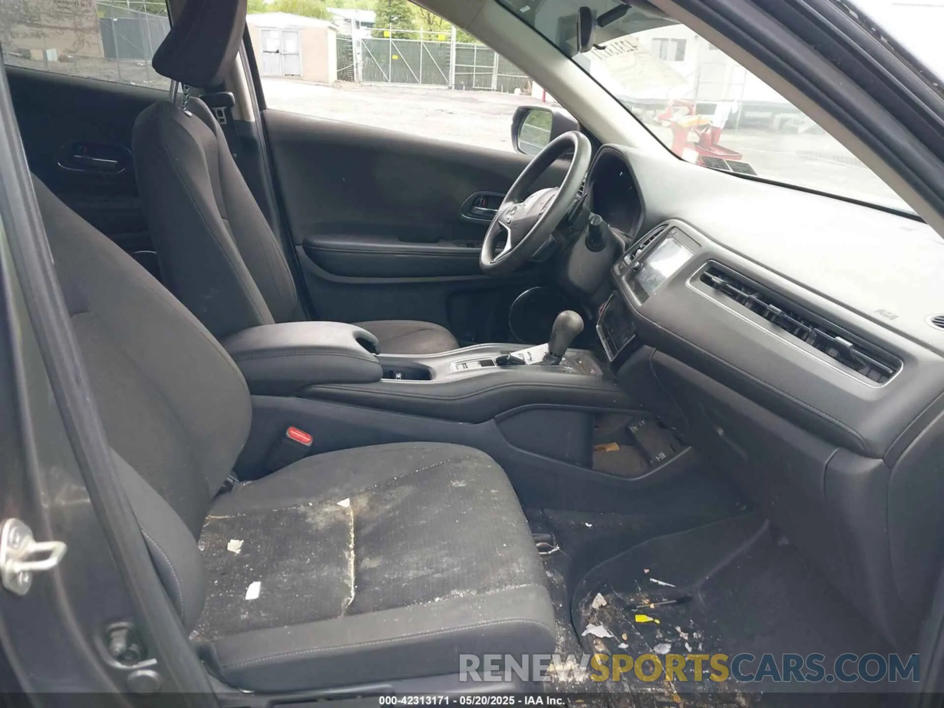5 Photograph of a damaged car 3CZRU6H5XMM700605 HONDA HR-V 2021