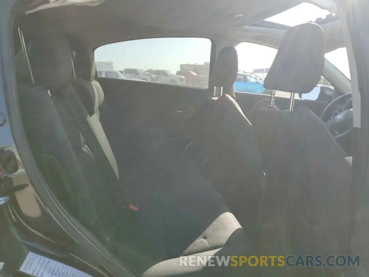 10 Photograph of a damaged car 3CZRU6H5XMM742949 HONDA HR-V 2021