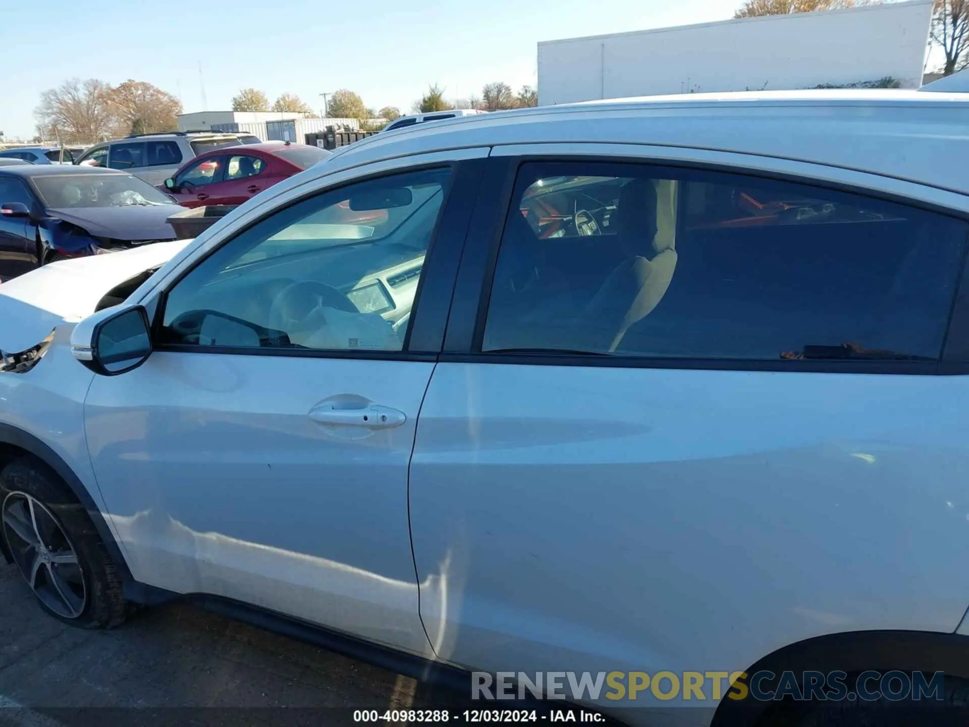 14 Photograph of a damaged car 3CZRU6H5XMM750887 HONDA HR-V 2021