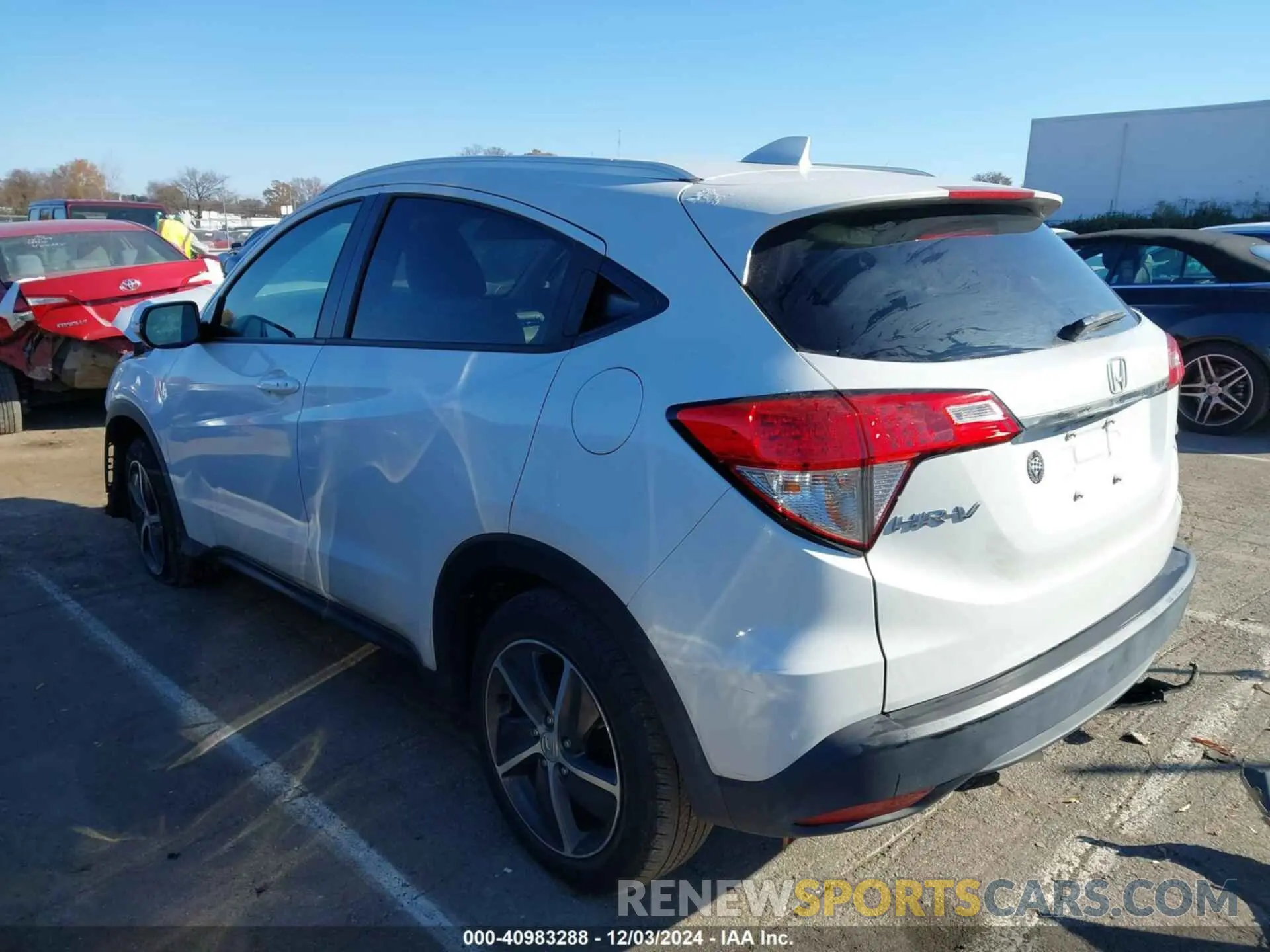 3 Photograph of a damaged car 3CZRU6H5XMM750887 HONDA HR-V 2021