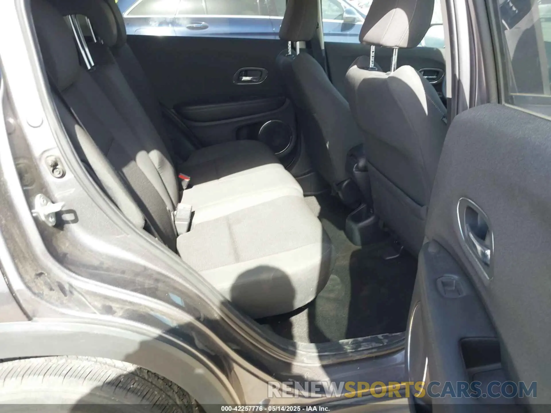 8 Photograph of a damaged car 3CZRU6H5XMM755751 HONDA HR-V 2021
