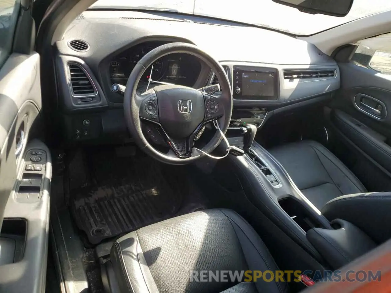 8 Photograph of a damaged car 3CZRU6H72MM715178 HONDA HR-V 2021