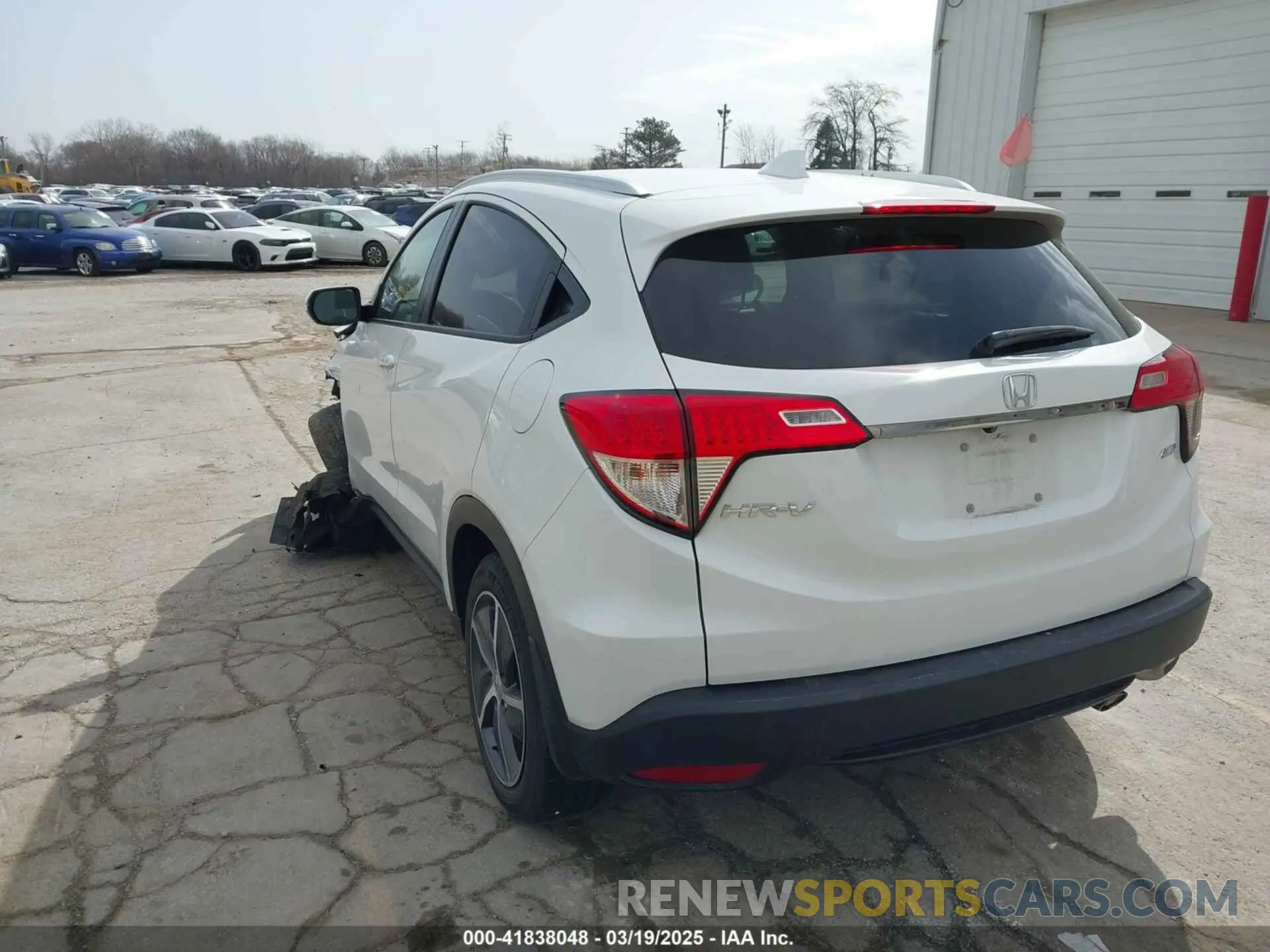 3 Photograph of a damaged car 3CZRU6H72MM739898 HONDA HR-V 2021