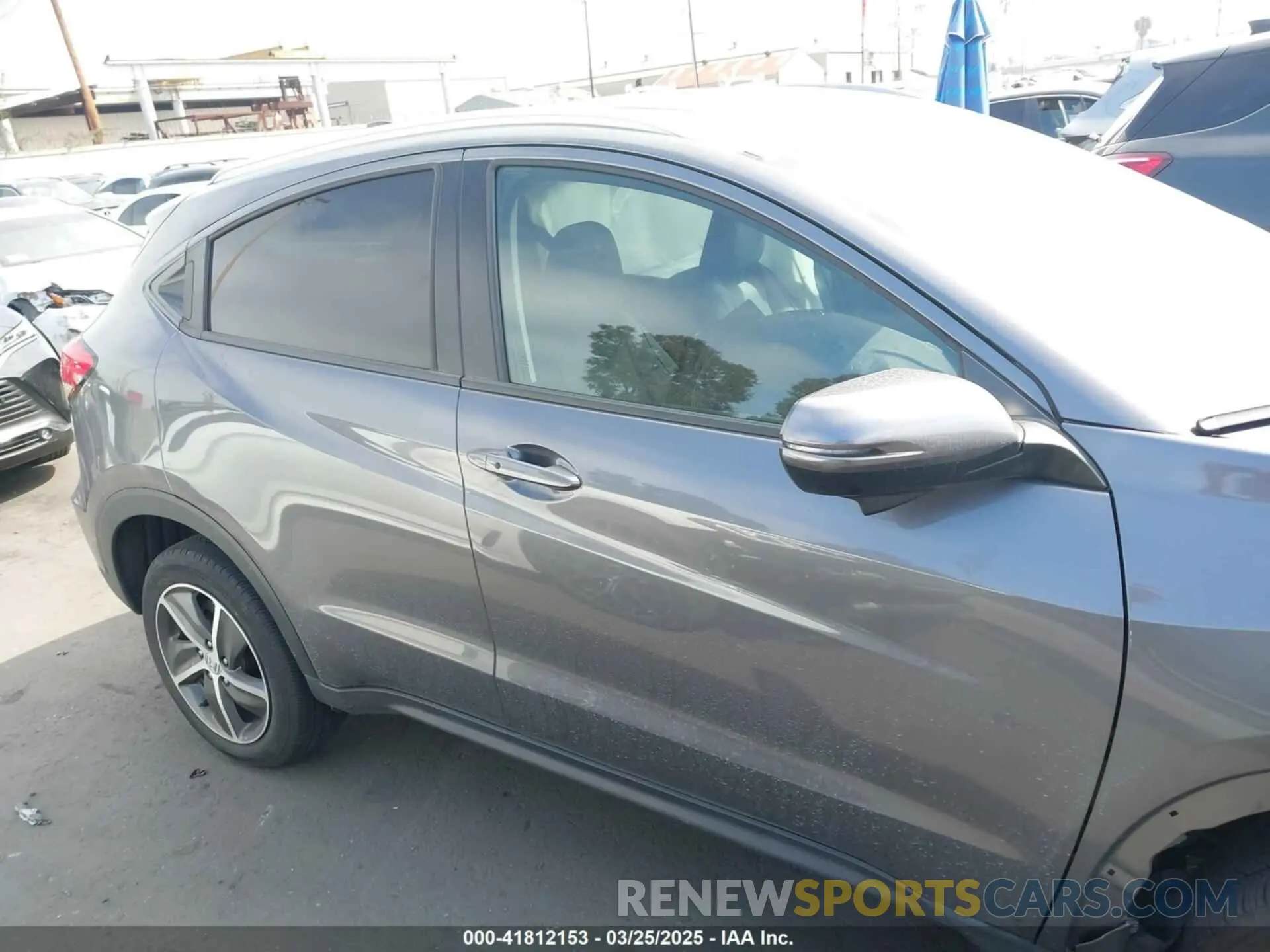 14 Photograph of a damaged car 3CZRU6H74MM713769 HONDA HR-V 2021