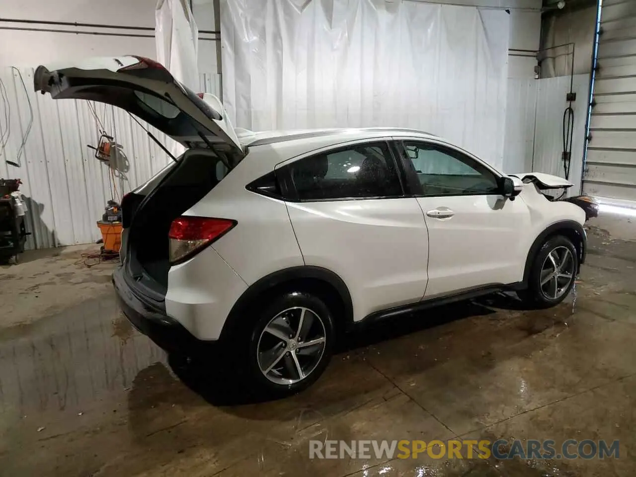 3 Photograph of a damaged car 3CZRU6H74MM728532 HONDA HR-V 2021