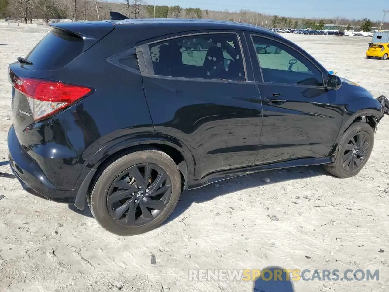 3 Photograph of a damaged car 3CZRU5H10NM705031 HONDA HR-V 2022