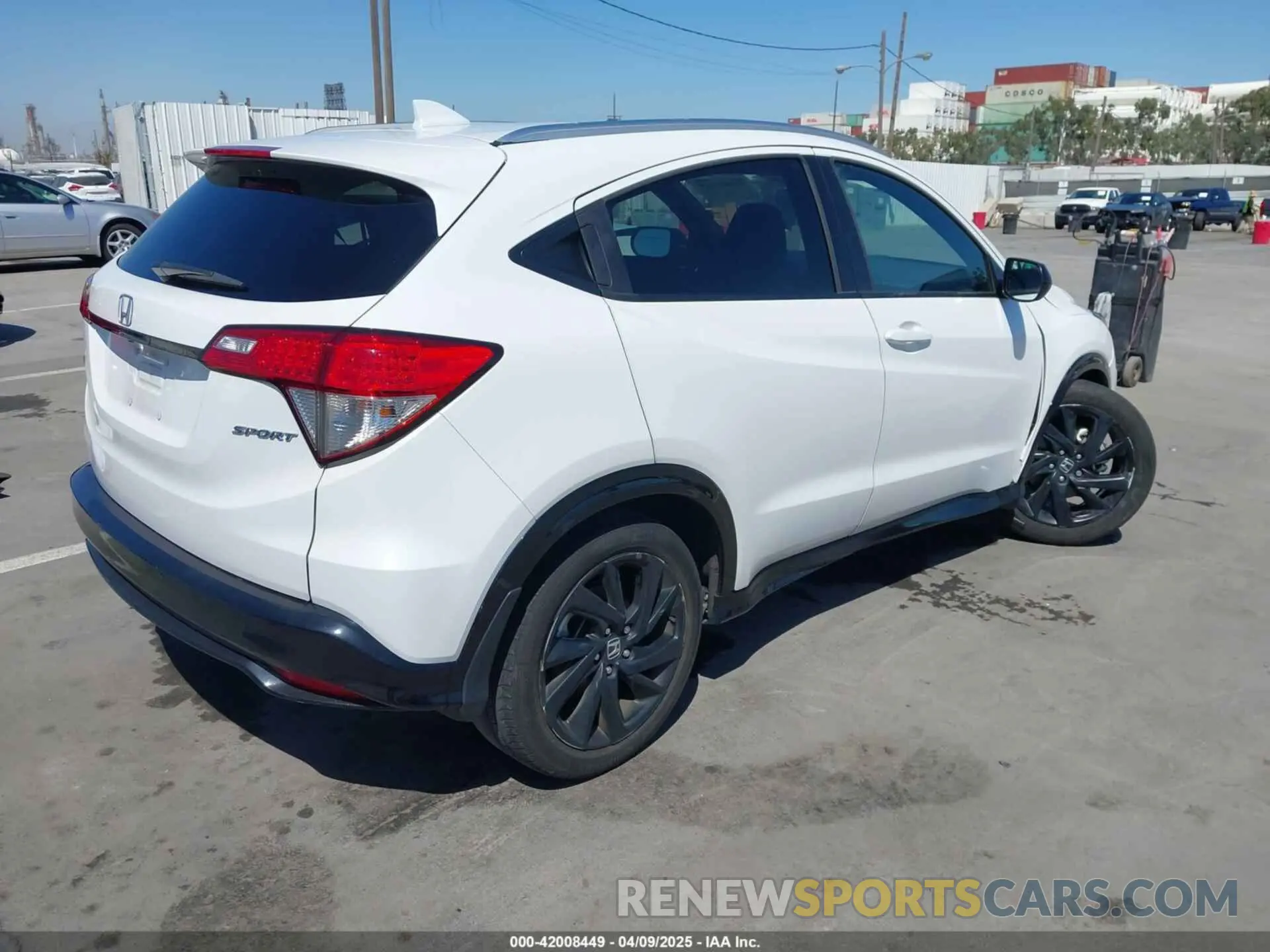 4 Photograph of a damaged car 3CZRU5H10NM709869 HONDA HR-V 2022