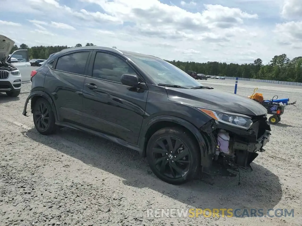 4 Photograph of a damaged car 3CZRU5H10NM716384 HONDA HR-V 2022