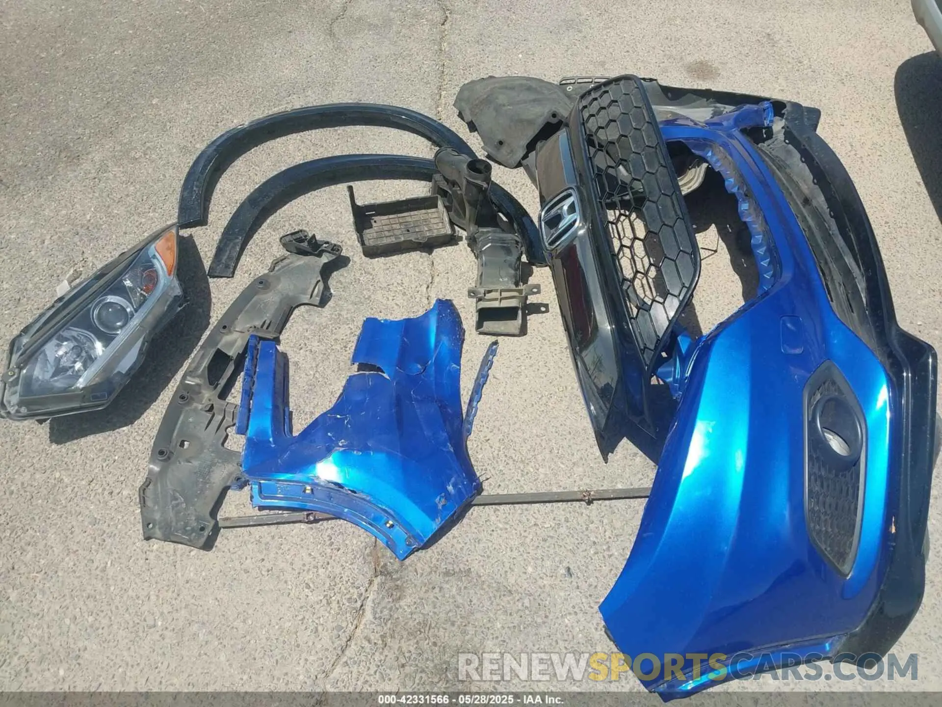 12 Photograph of a damaged car 3CZRU5H11NM702557 HONDA HR-V 2022