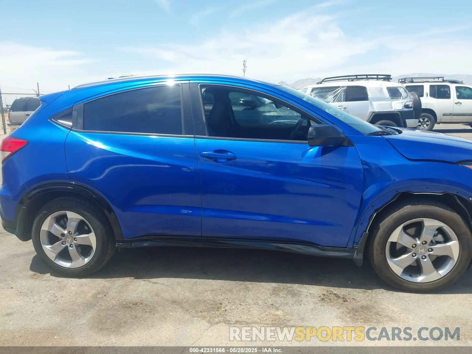 14 Photograph of a damaged car 3CZRU5H11NM702557 HONDA HR-V 2022