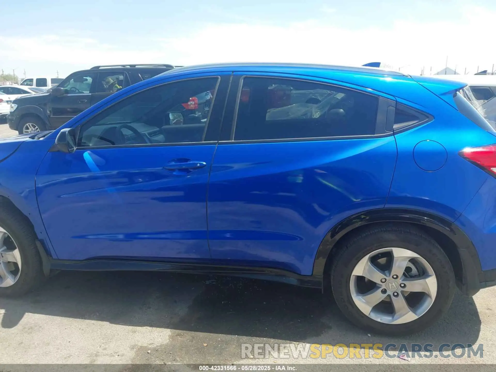 15 Photograph of a damaged car 3CZRU5H11NM702557 HONDA HR-V 2022