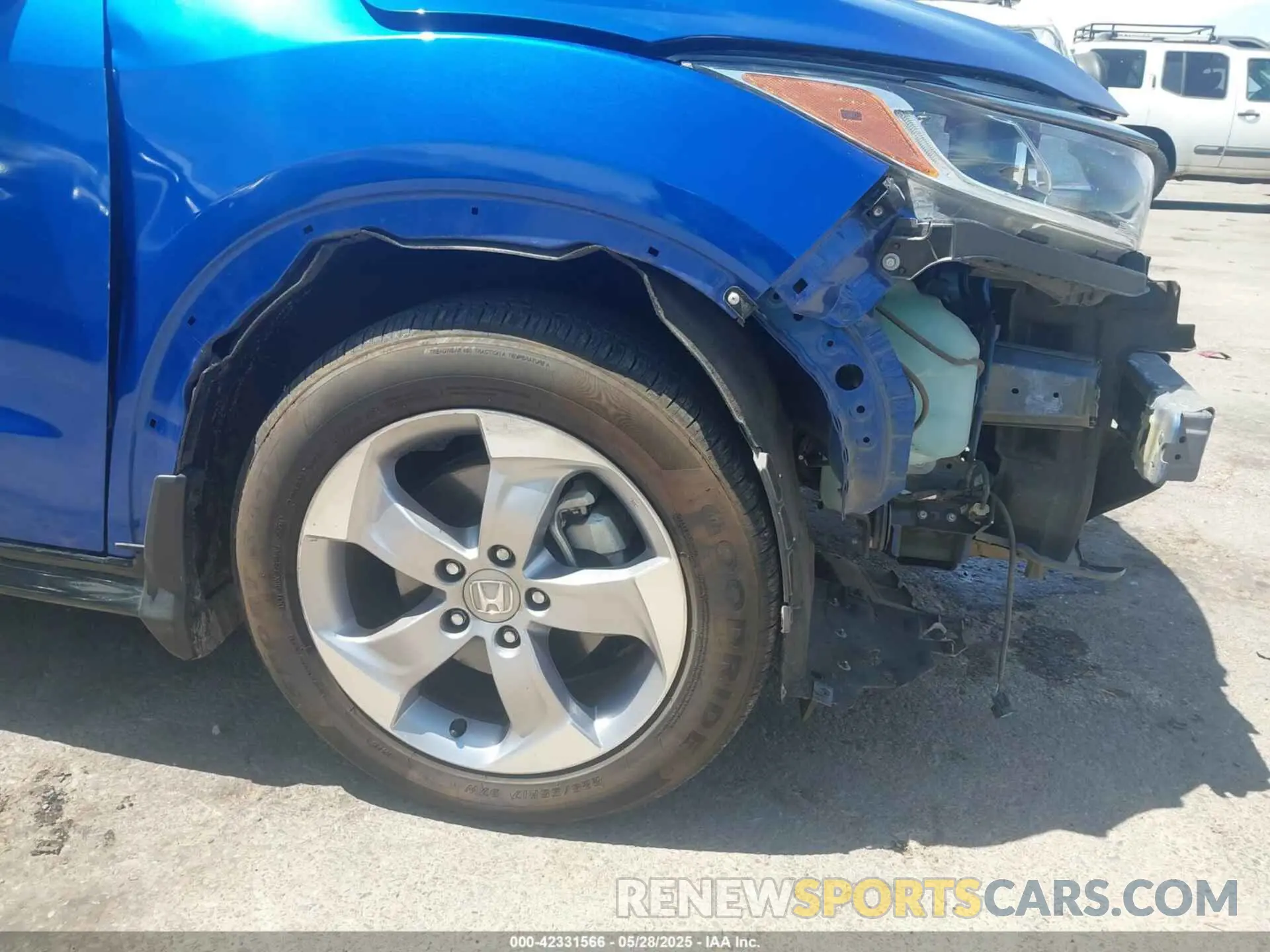 18 Photograph of a damaged car 3CZRU5H11NM702557 HONDA HR-V 2022