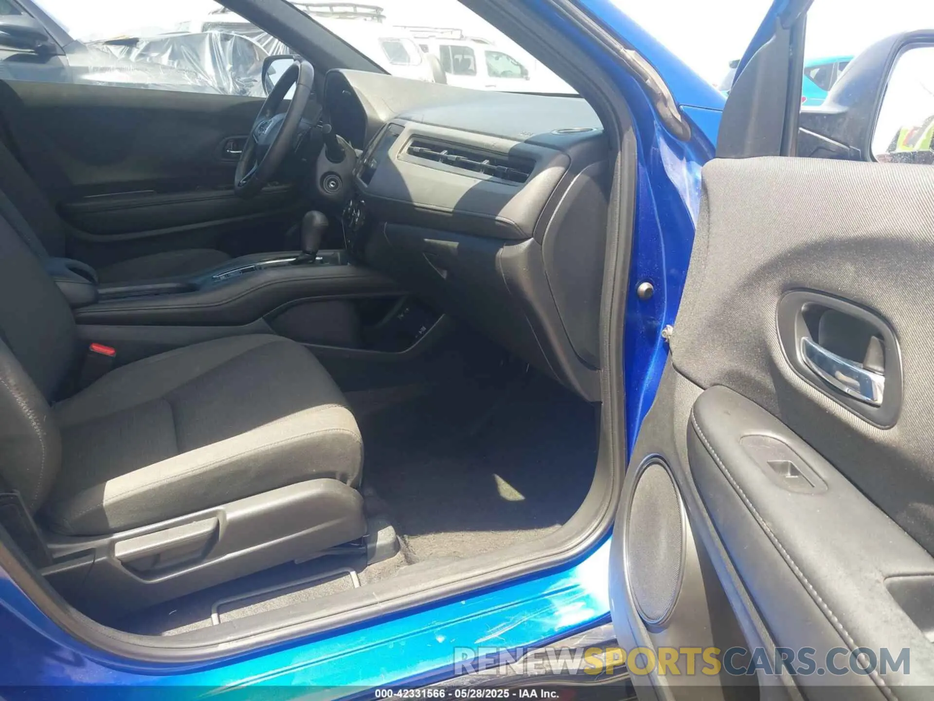 5 Photograph of a damaged car 3CZRU5H11NM702557 HONDA HR-V 2022