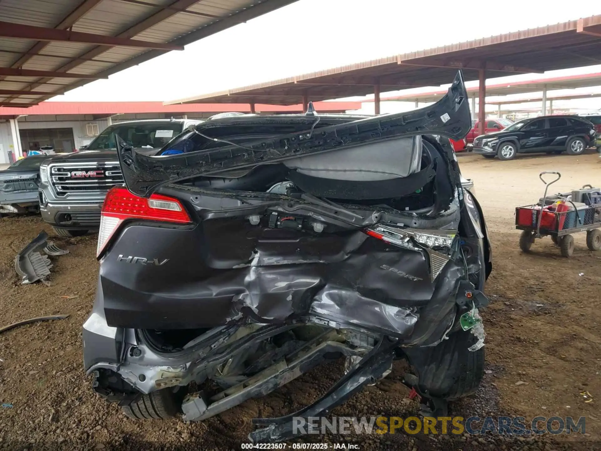 16 Photograph of a damaged car 3CZRU5H12NM714426 HONDA HR-V 2022