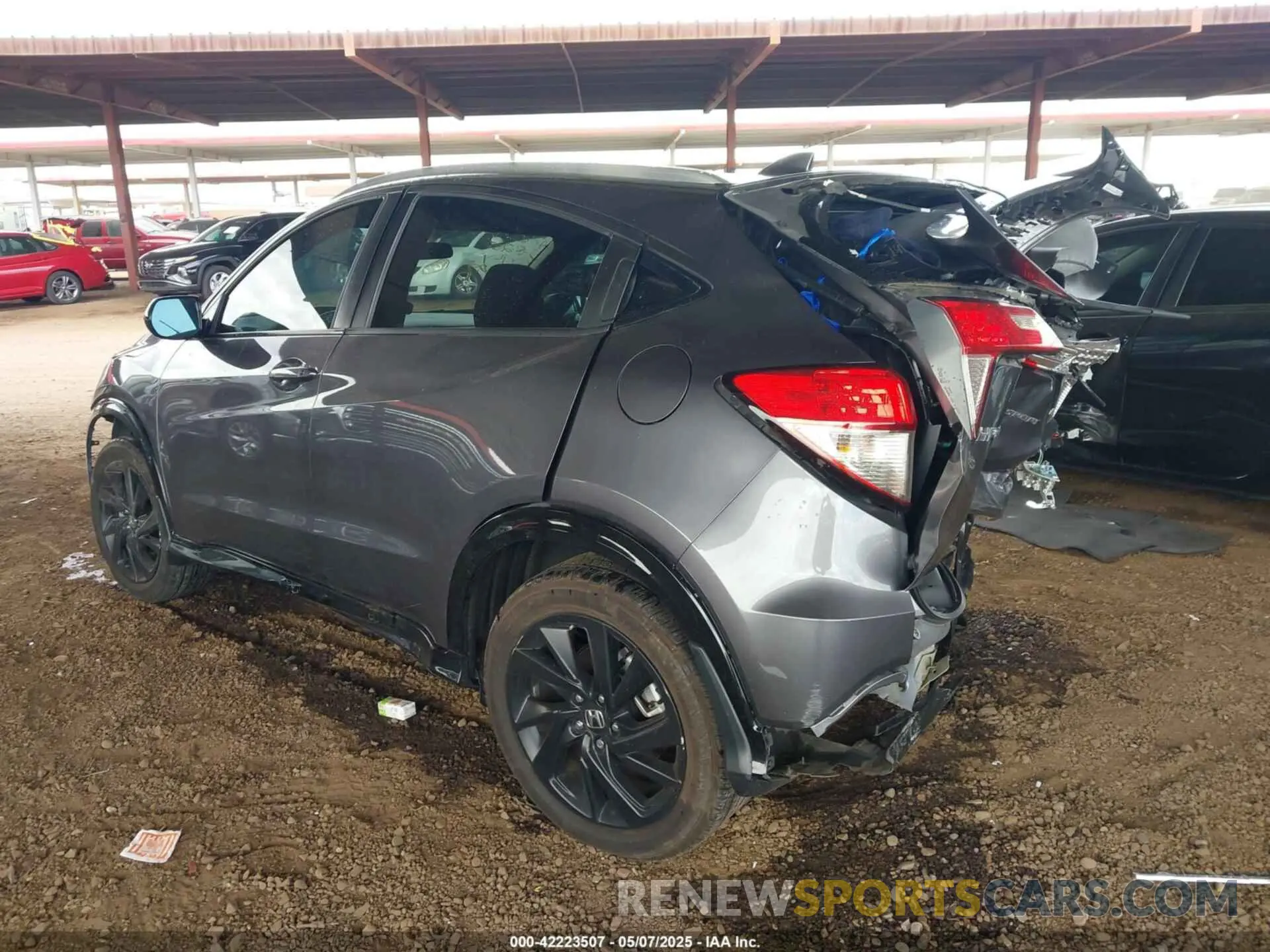 3 Photograph of a damaged car 3CZRU5H12NM714426 HONDA HR-V 2022