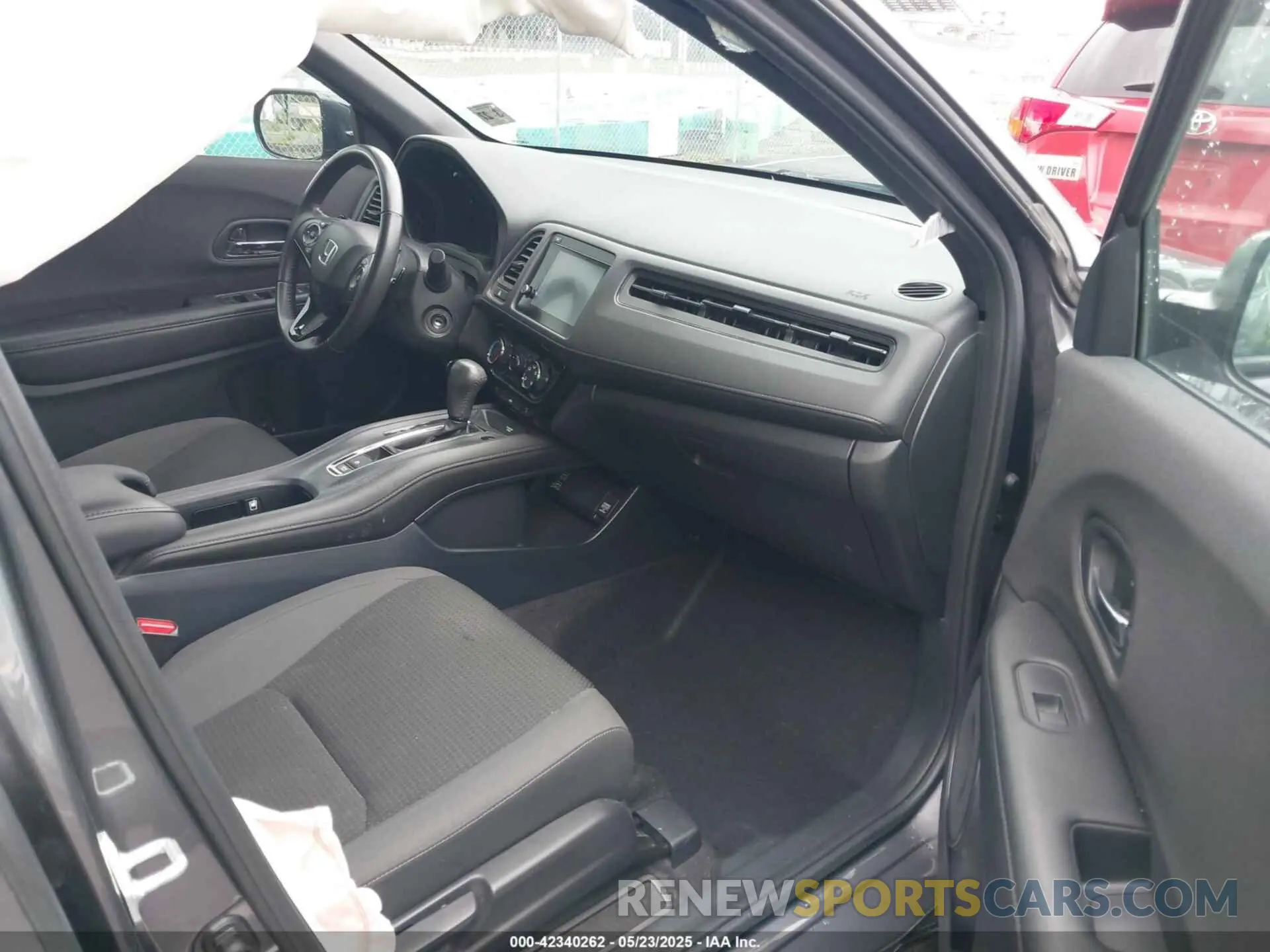5 Photograph of a damaged car 3CZRU5H12NM729184 HONDA HR-V 2022