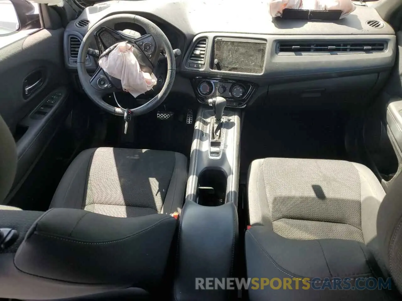 8 Photograph of a damaged car 3CZRU5H12NM738869 HONDA HR-V 2022