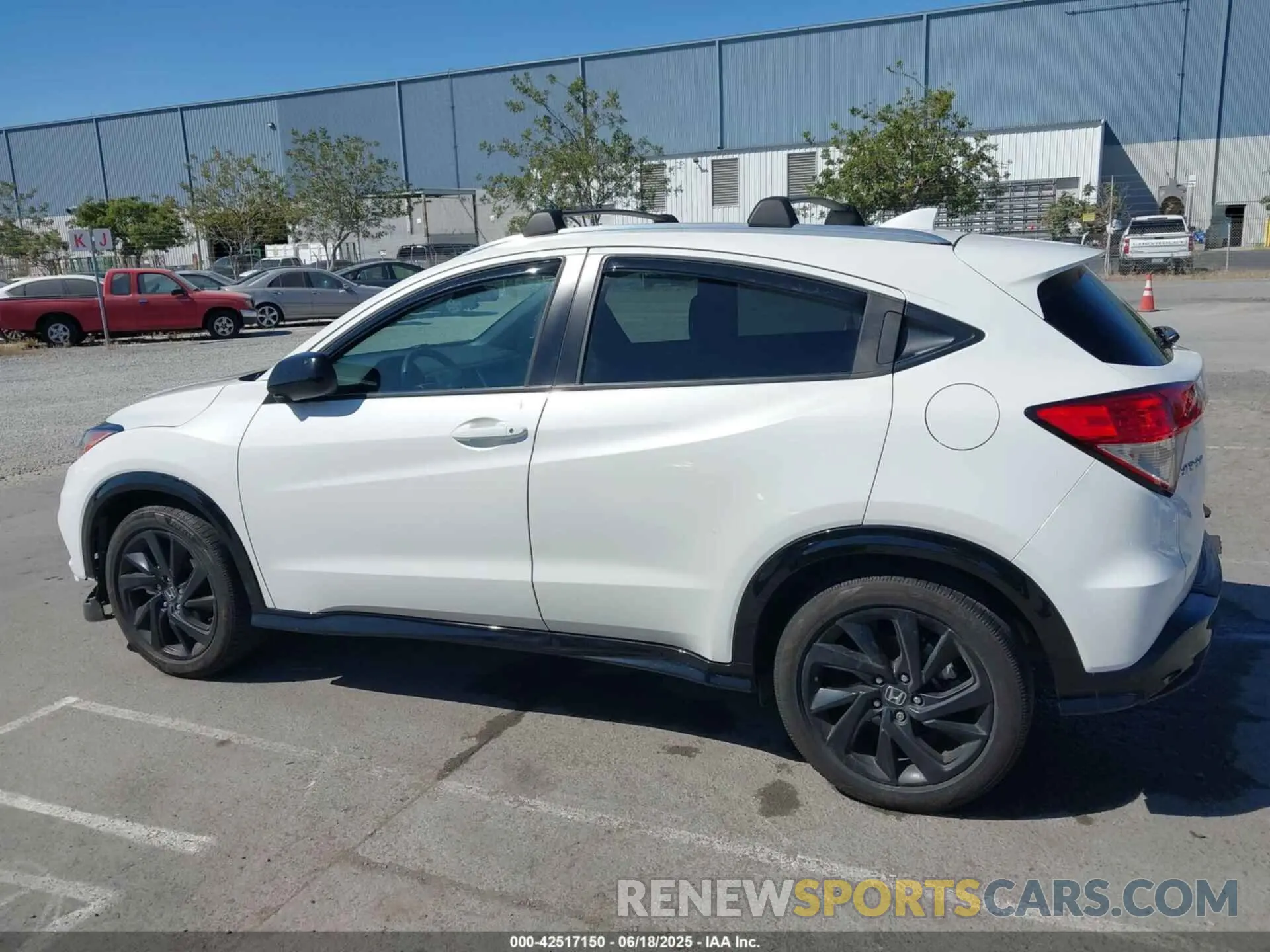 14 Photograph of a damaged car 3CZRU5H13NM725645 HONDA HR-V 2022