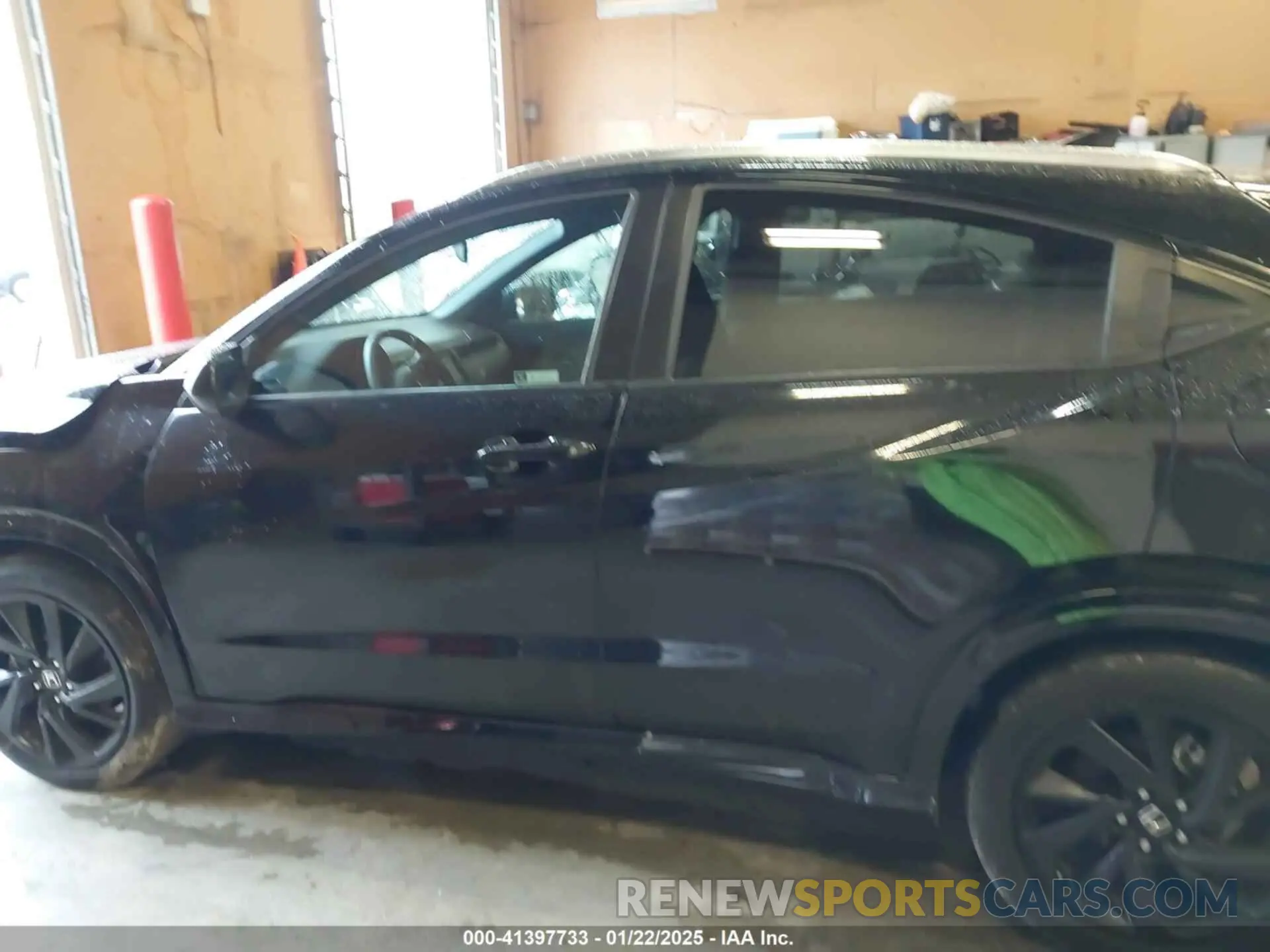15 Photograph of a damaged car 3CZRU5H13NM741487 HONDA HR-V 2022