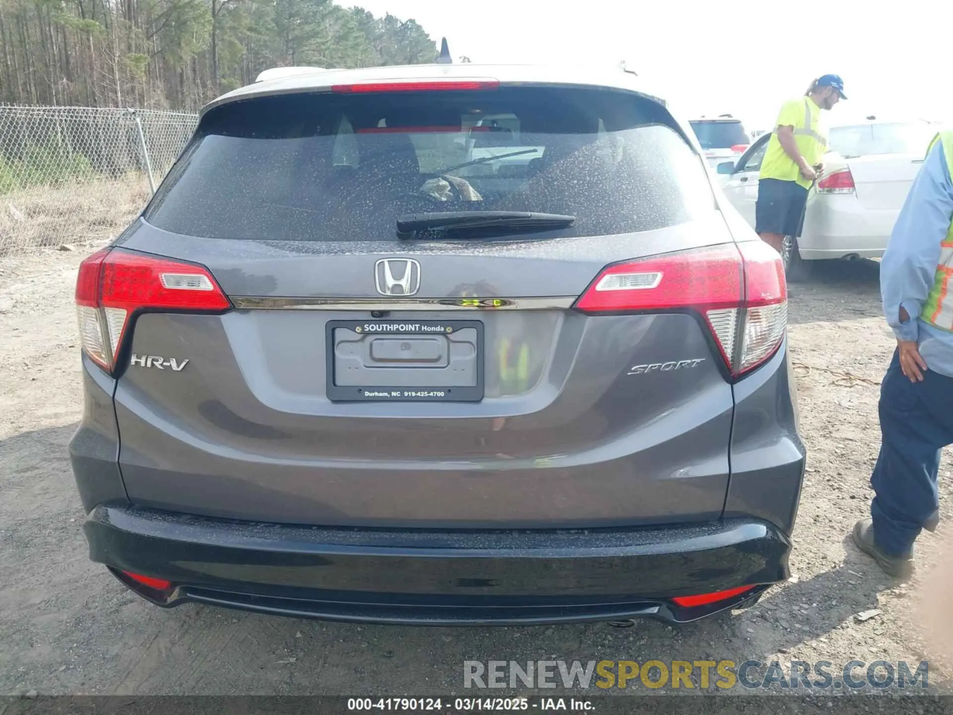 17 Photograph of a damaged car 3CZRU5H14NM715819 HONDA HR-V 2022