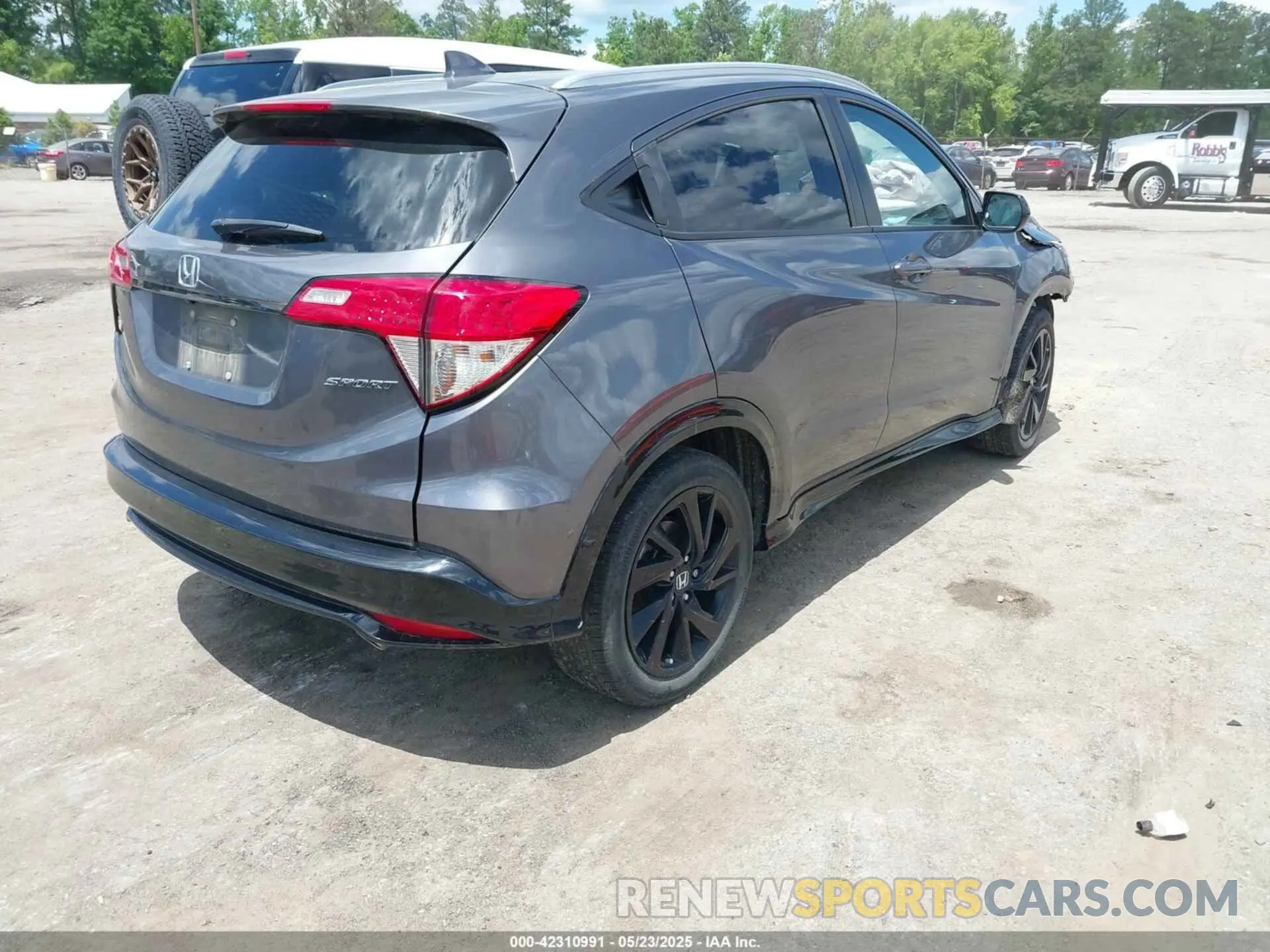4 Photograph of a damaged car 3CZRU5H14NM727436 HONDA HR-V 2022