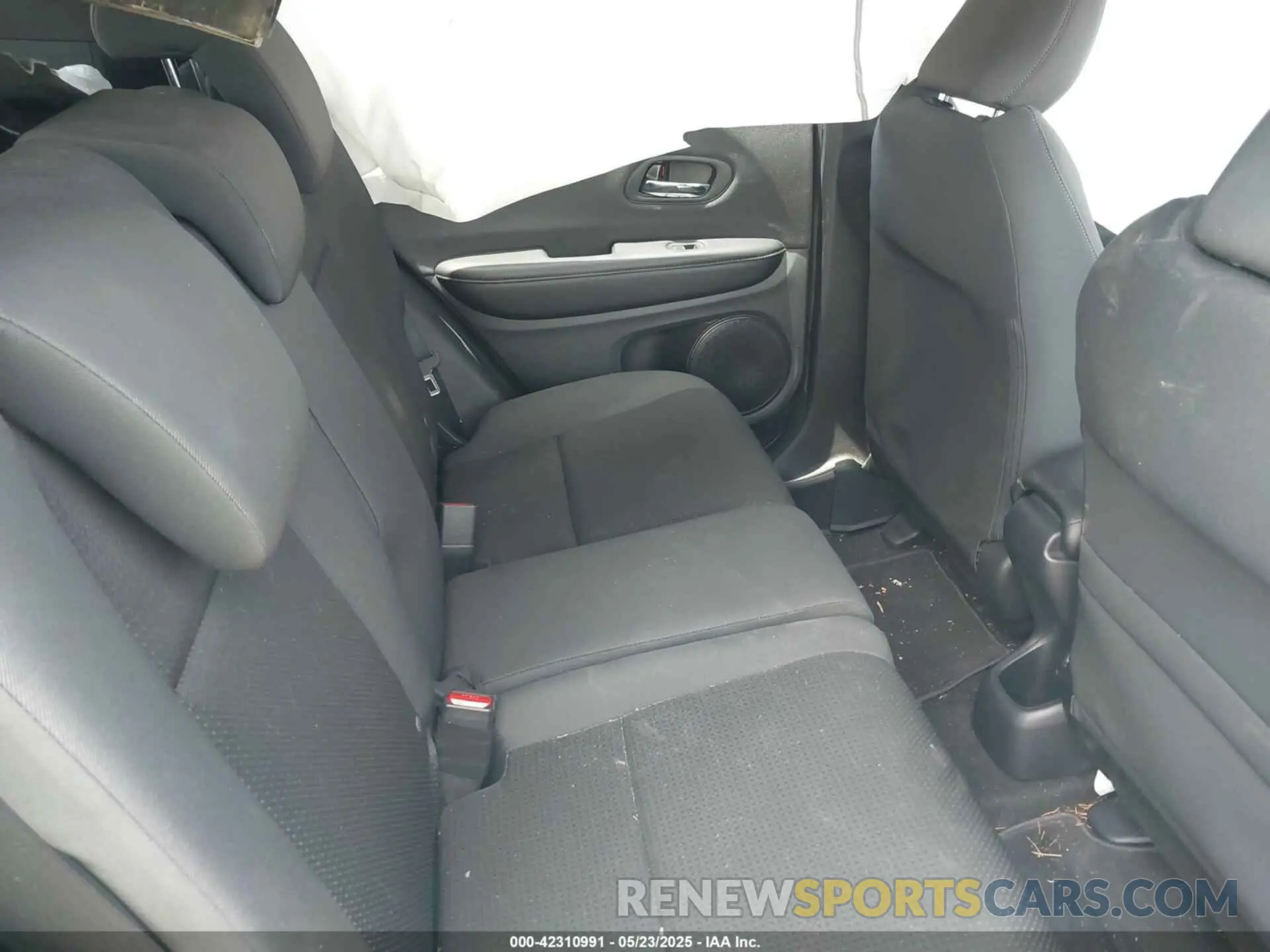 8 Photograph of a damaged car 3CZRU5H14NM727436 HONDA HR-V 2022