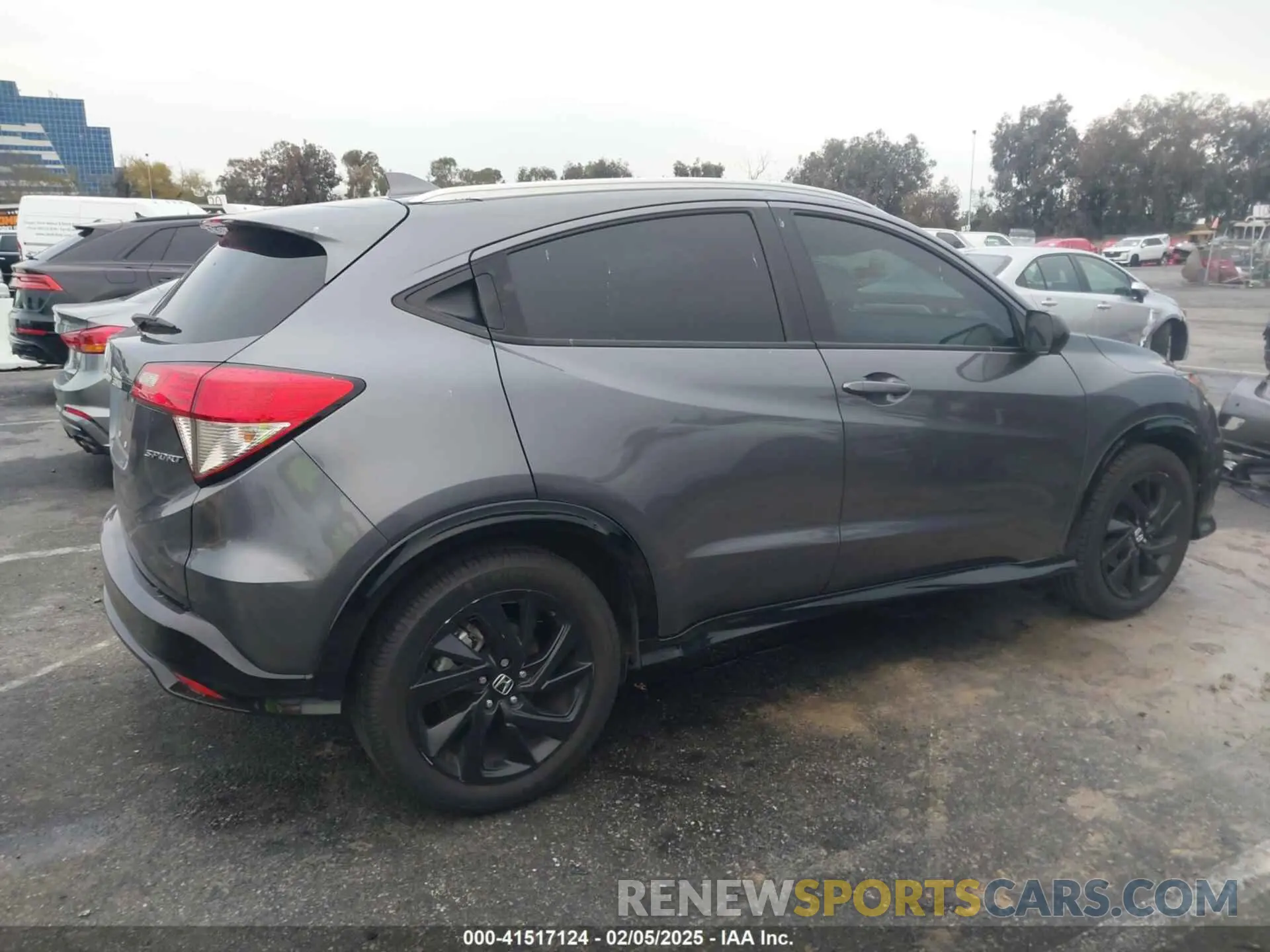 13 Photograph of a damaged car 3CZRU5H14NM741630 HONDA HR-V 2022
