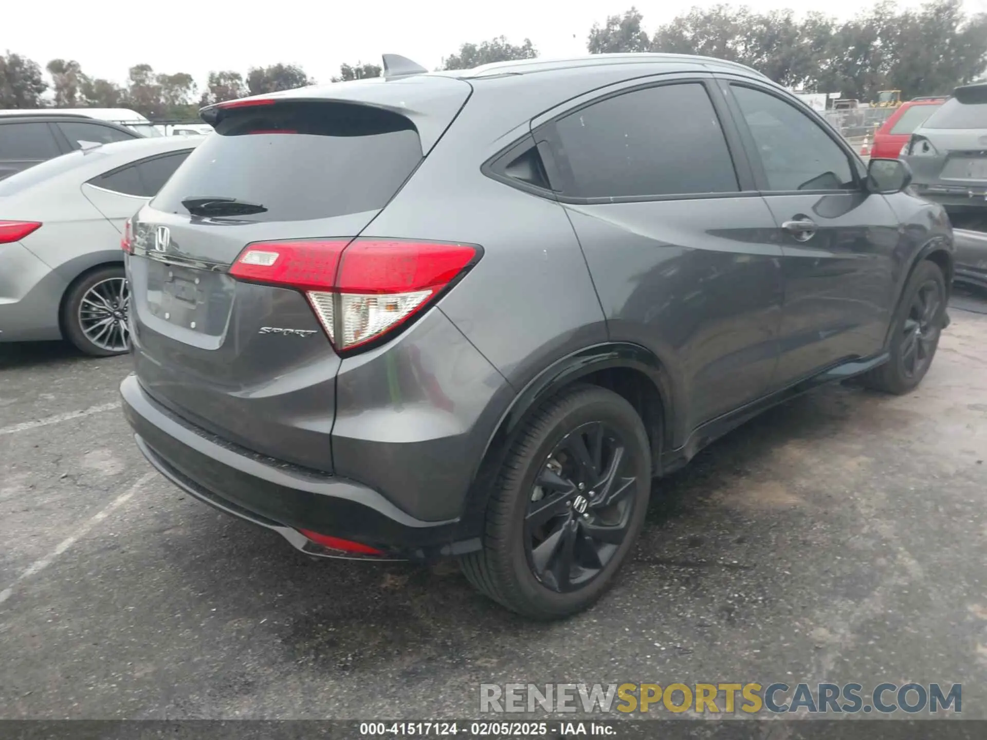 4 Photograph of a damaged car 3CZRU5H14NM741630 HONDA HR-V 2022