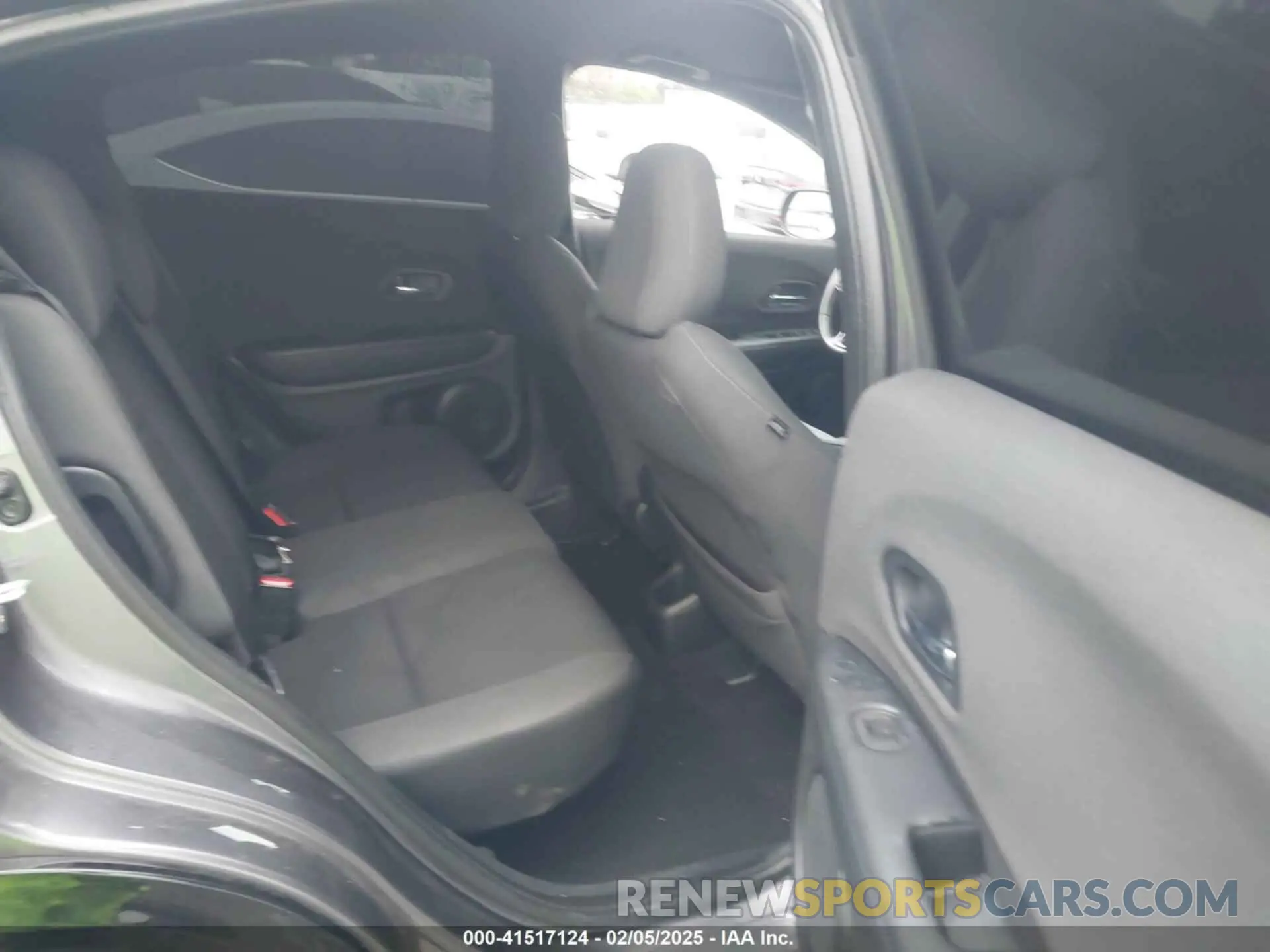 8 Photograph of a damaged car 3CZRU5H14NM741630 HONDA HR-V 2022