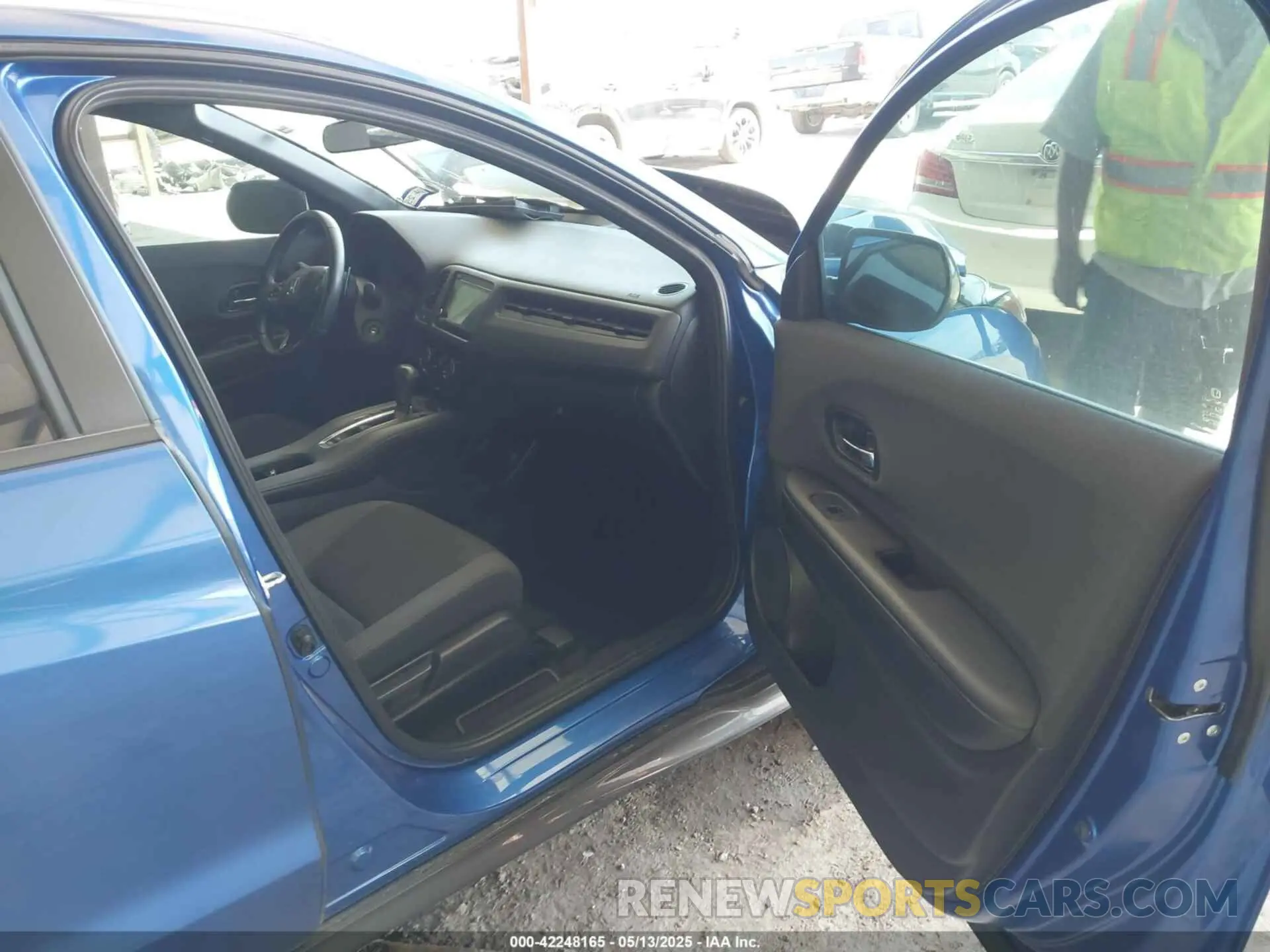 5 Photograph of a damaged car 3CZRU5H15NM724111 HONDA HR-V 2022