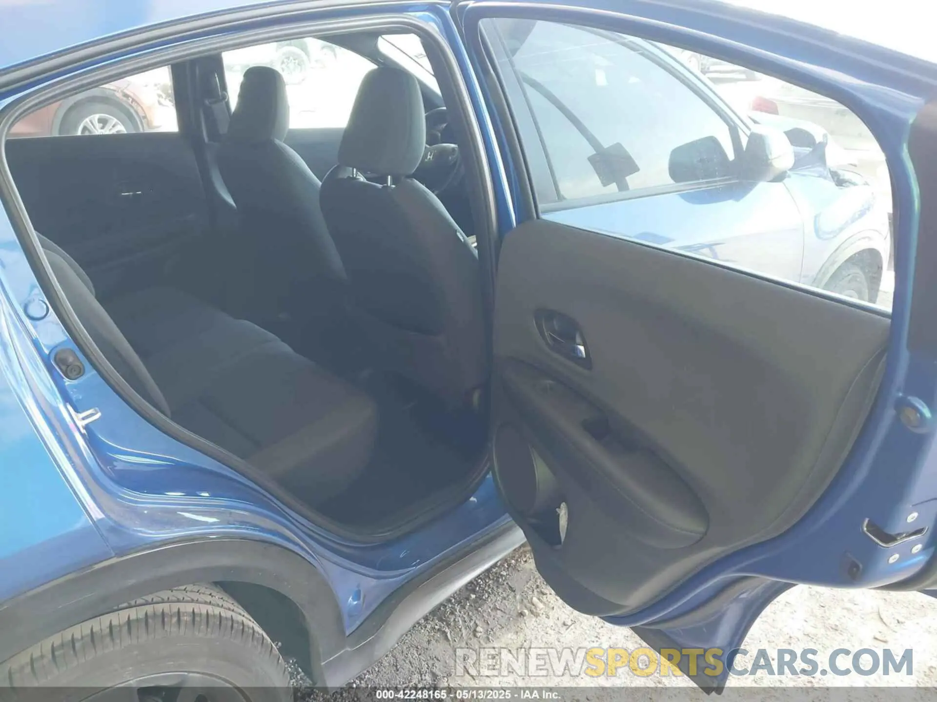 8 Photograph of a damaged car 3CZRU5H15NM724111 HONDA HR-V 2022