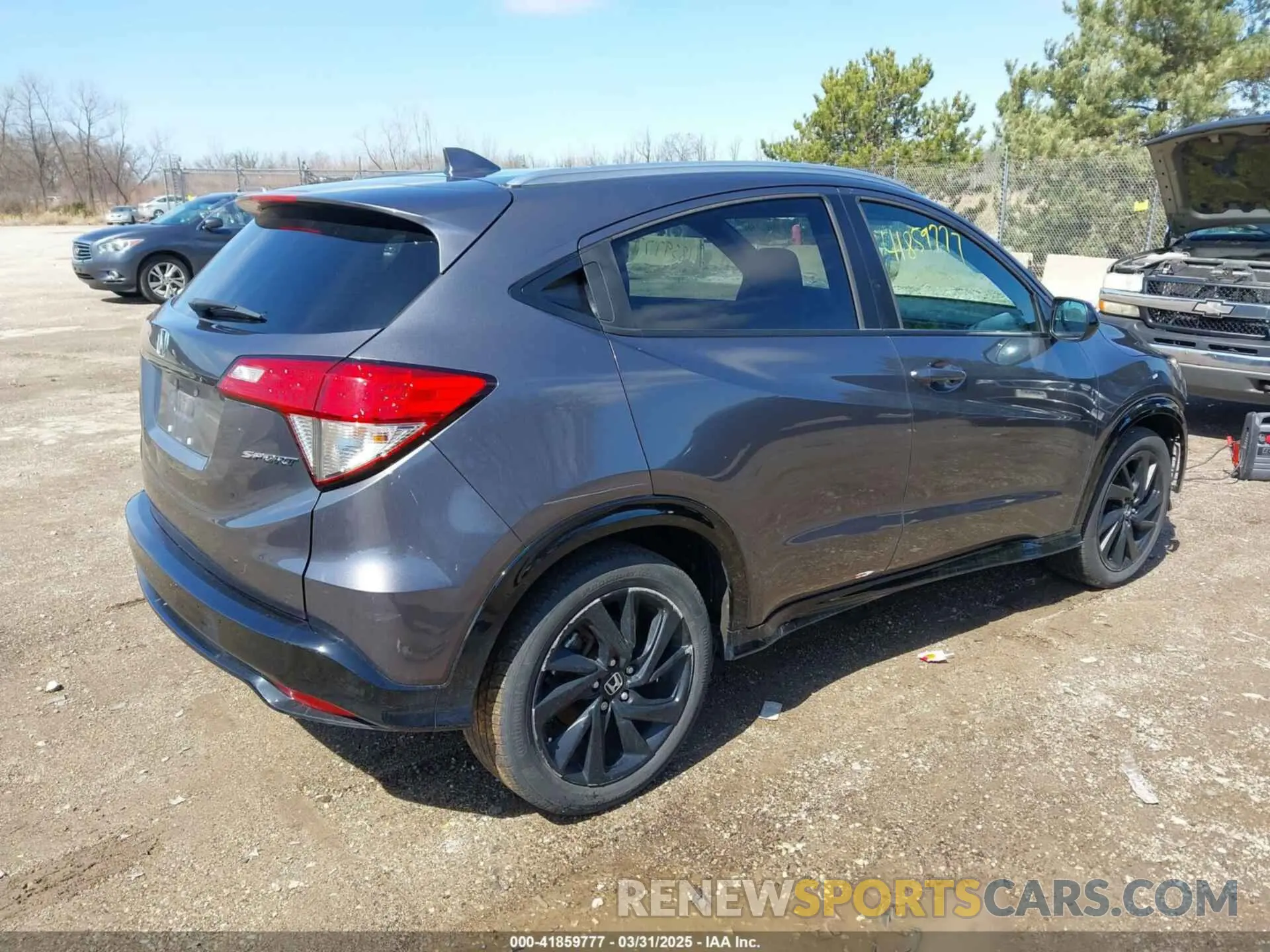 4 Photograph of a damaged car 3CZRU5H16NM730693 HONDA HR-V 2022