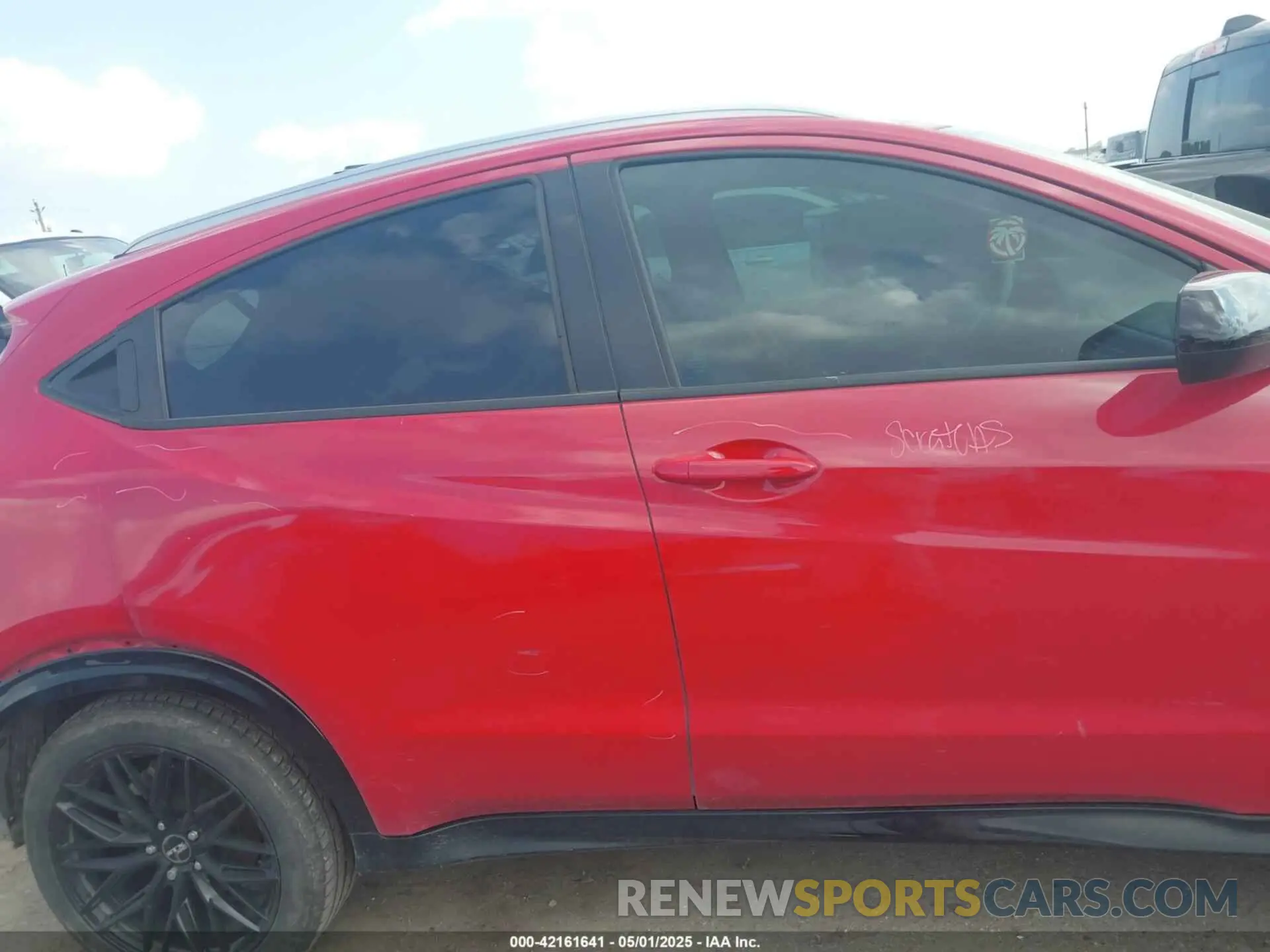 14 Photograph of a damaged car 3CZRU5H16NM742133 HONDA HR-V 2022