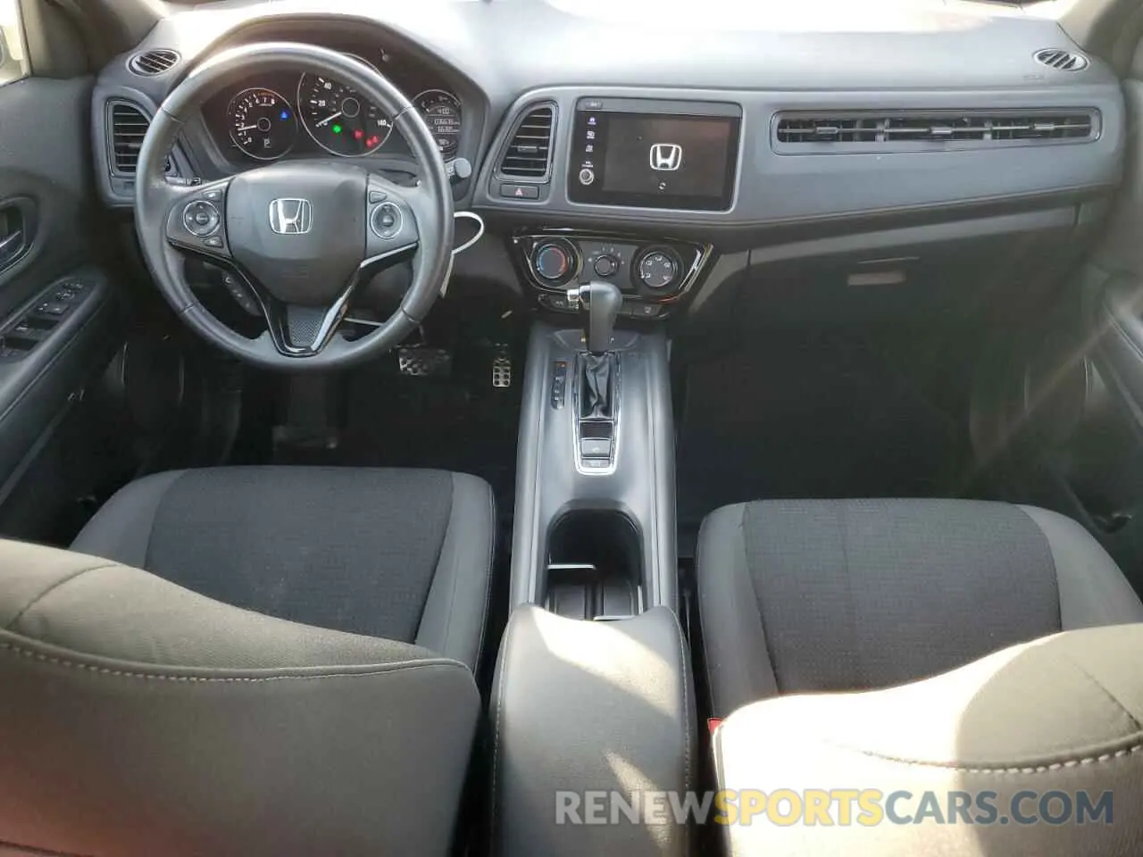 8 Photograph of a damaged car 3CZRU5H16NM744268 HONDA HR-V 2022
