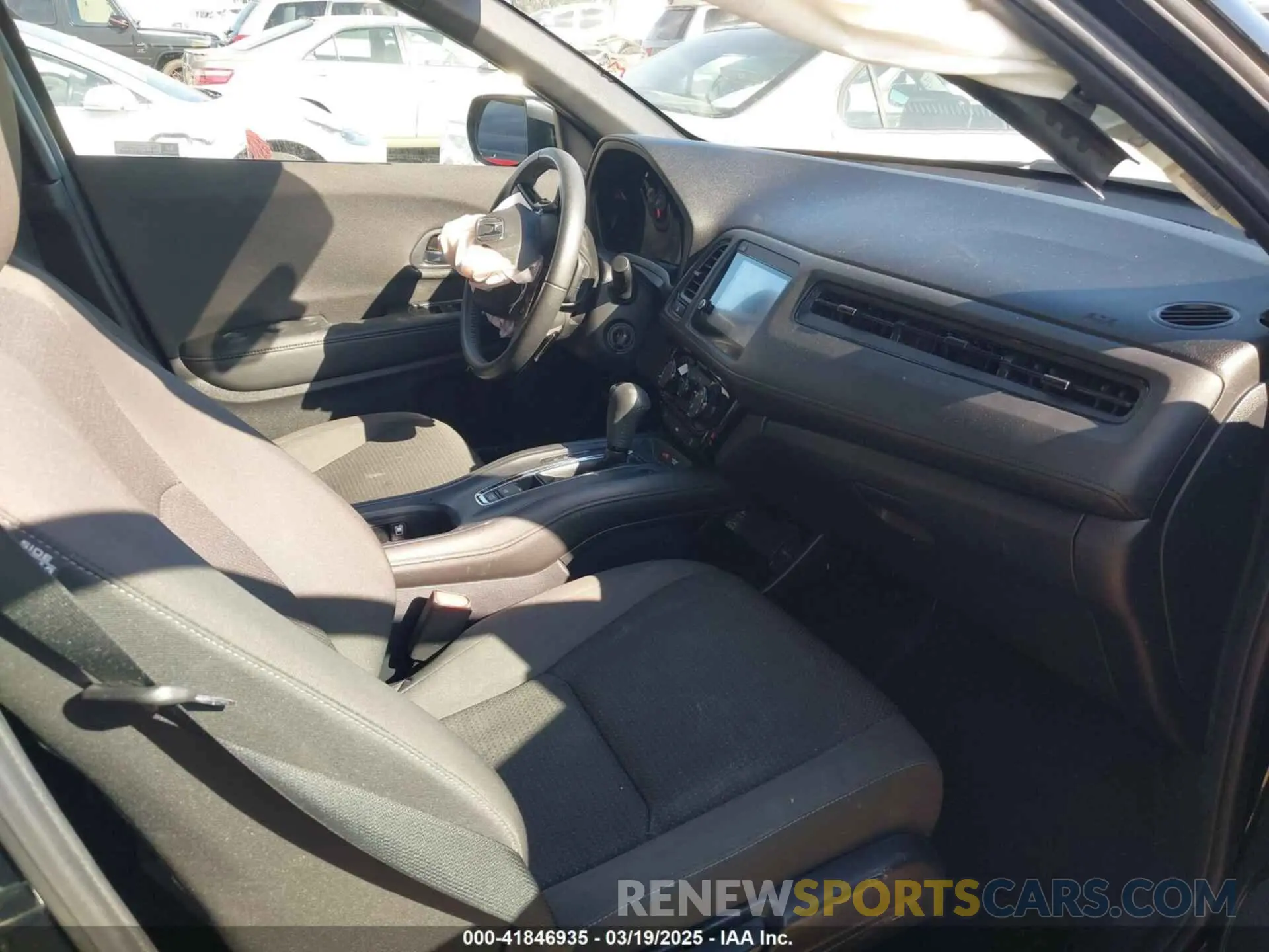 5 Photograph of a damaged car 3CZRU5H17NM712882 HONDA HR-V 2022