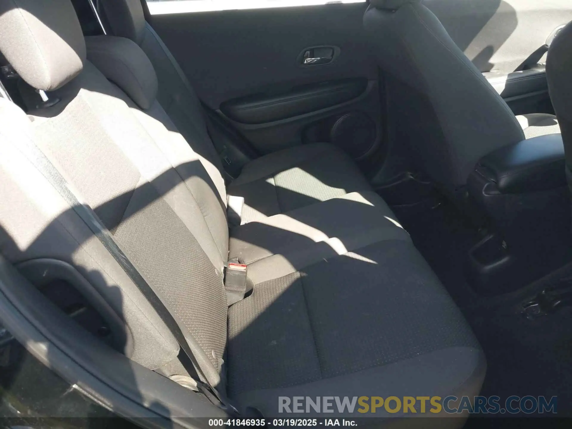 8 Photograph of a damaged car 3CZRU5H17NM712882 HONDA HR-V 2022