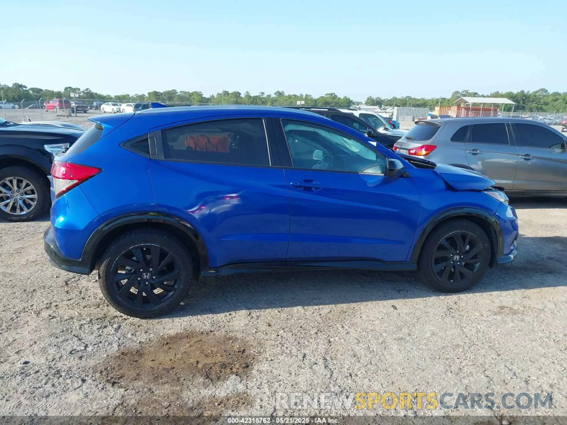 13 Photograph of a damaged car 3CZRU5H18NM731330 HONDA HR-V 2022