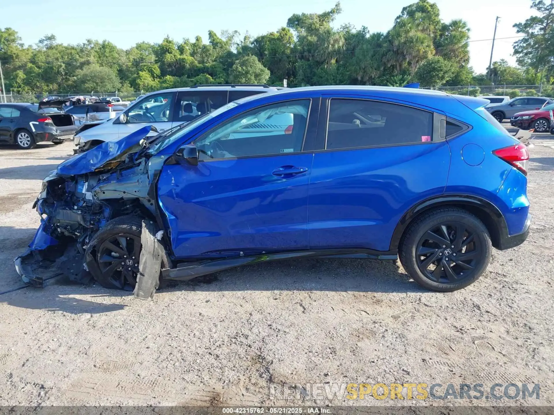 14 Photograph of a damaged car 3CZRU5H18NM731330 HONDA HR-V 2022